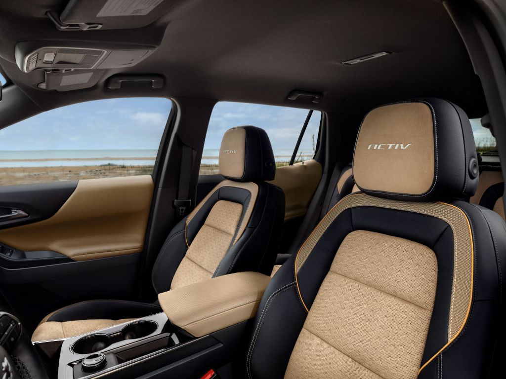 2025 Chevrolet Equinox Activ interior