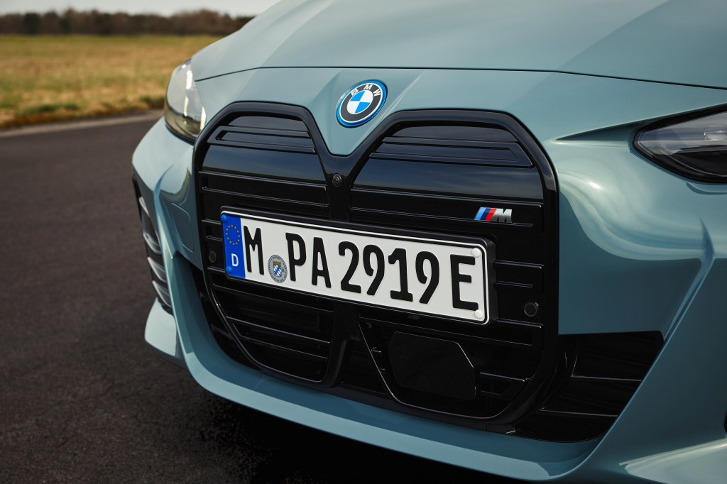 2025 BMW i4 kidney grille