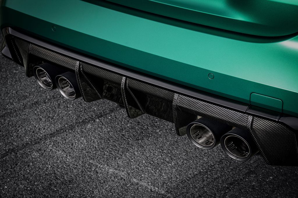 2025 BMW M4 CS quad exhaust pipes