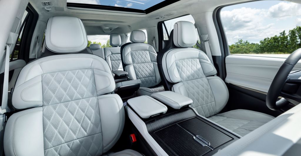 2025 Lincoln Navigator Black Label Atmosphere theme interior