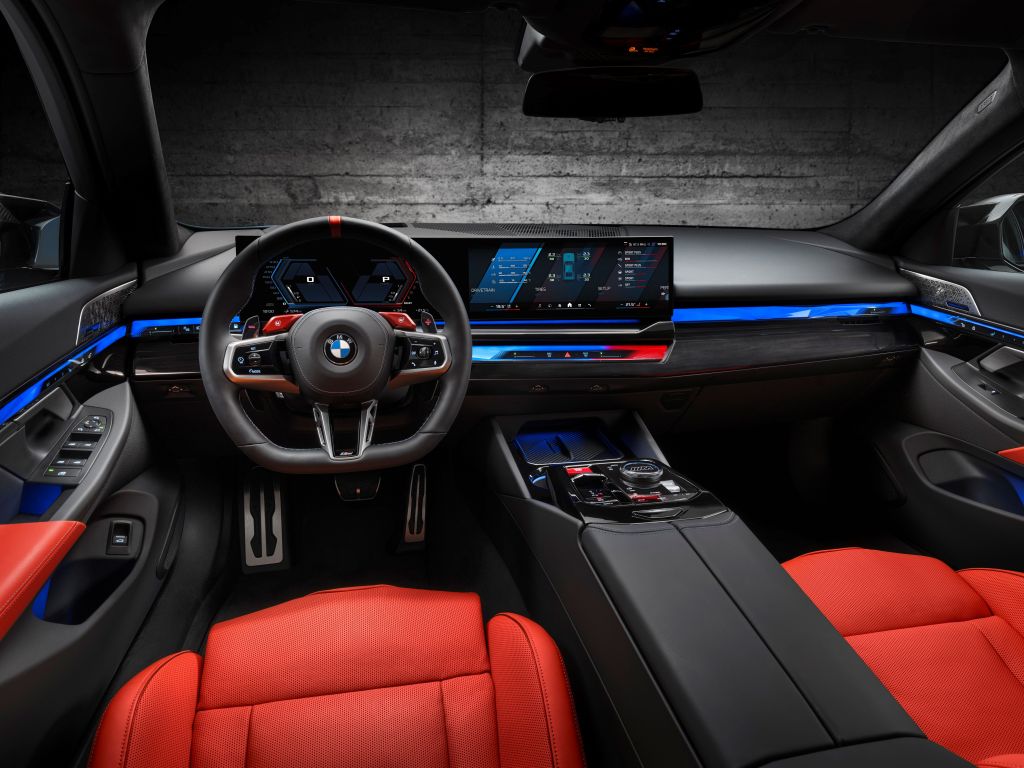 2025 BMW M5 Touring interior