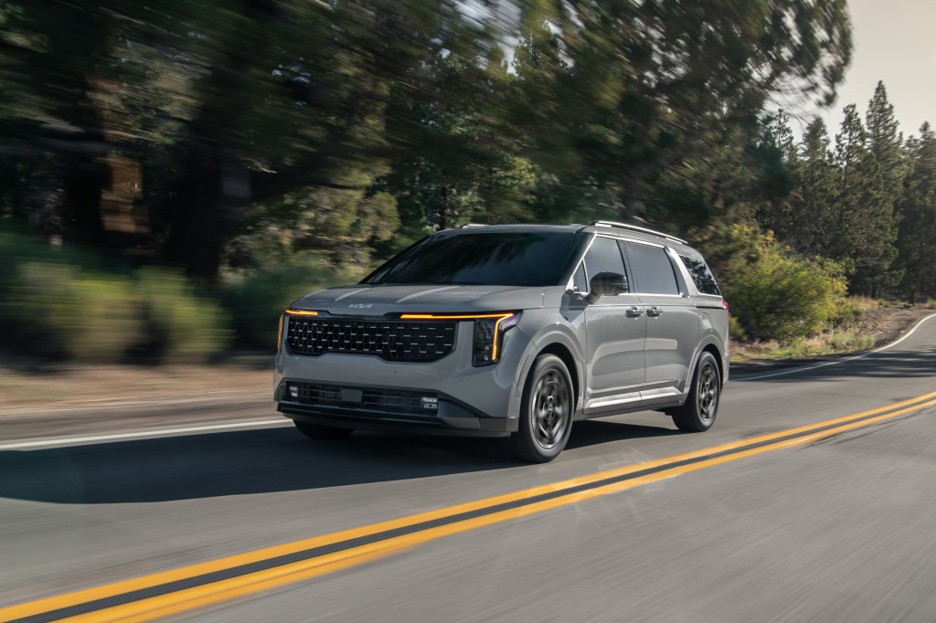 Canadian pricing announced for all-new Kia Carnival&nbsp;Hybrid