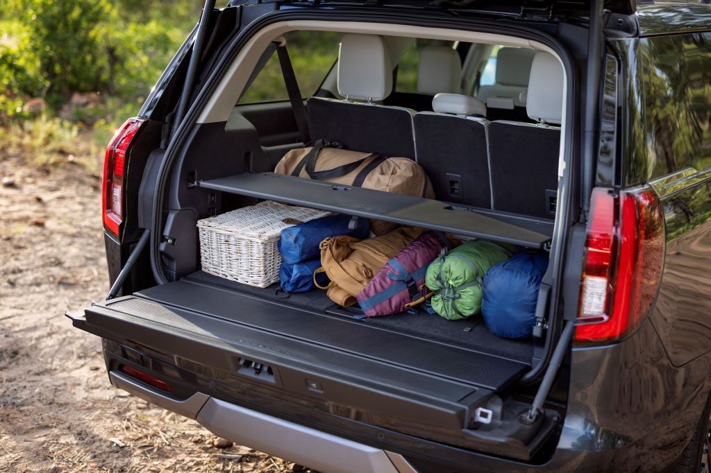 2025 Ford Expedition split gate