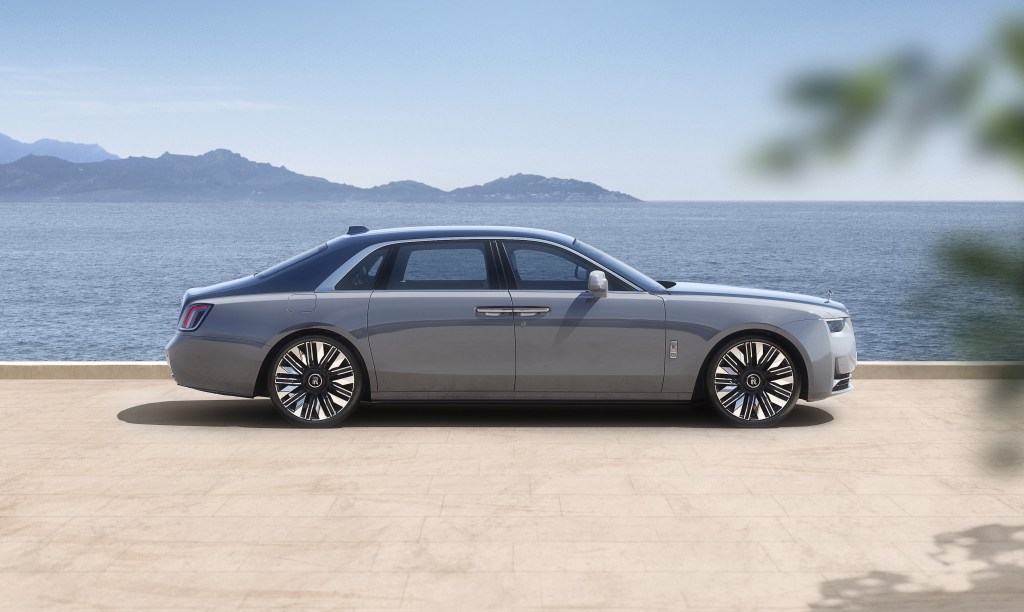Rolls-Royce Ghost Extended Series II side view