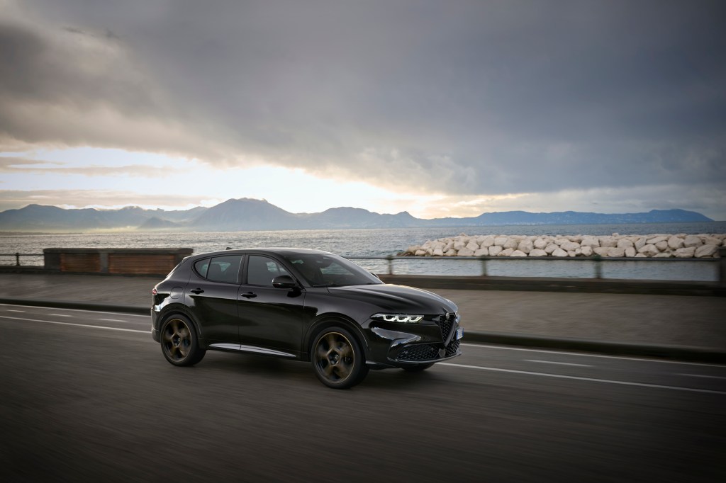 2025 Alfa Romeo Tonale Intensa