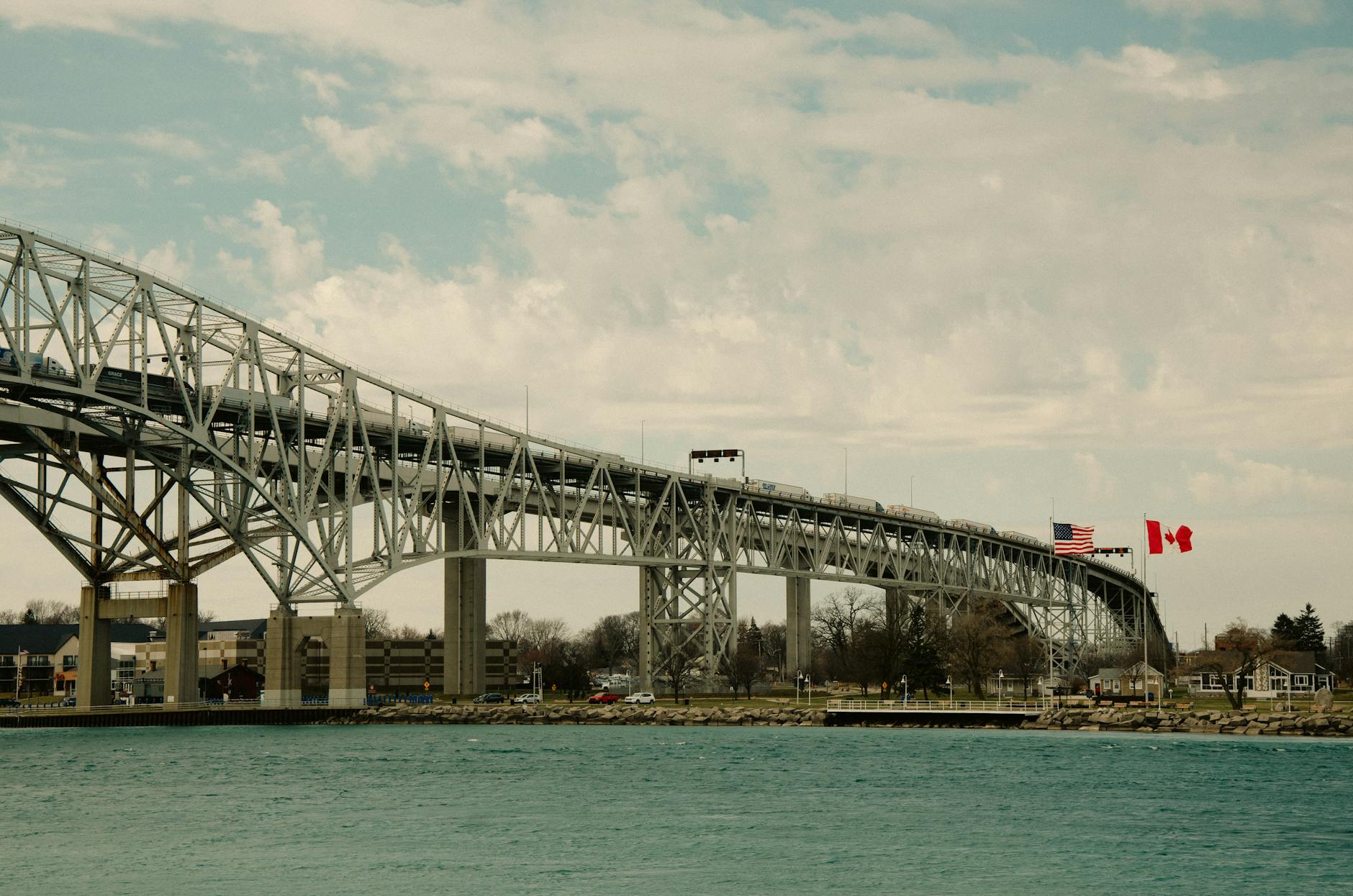 Canada-U.S. border bridge