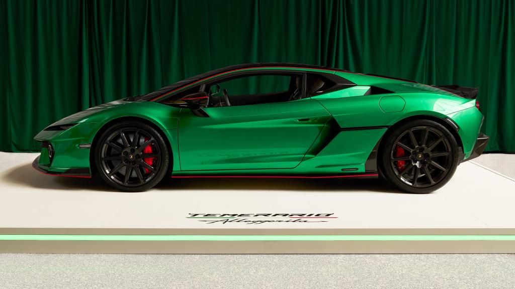 Lamborghini Temerario side view