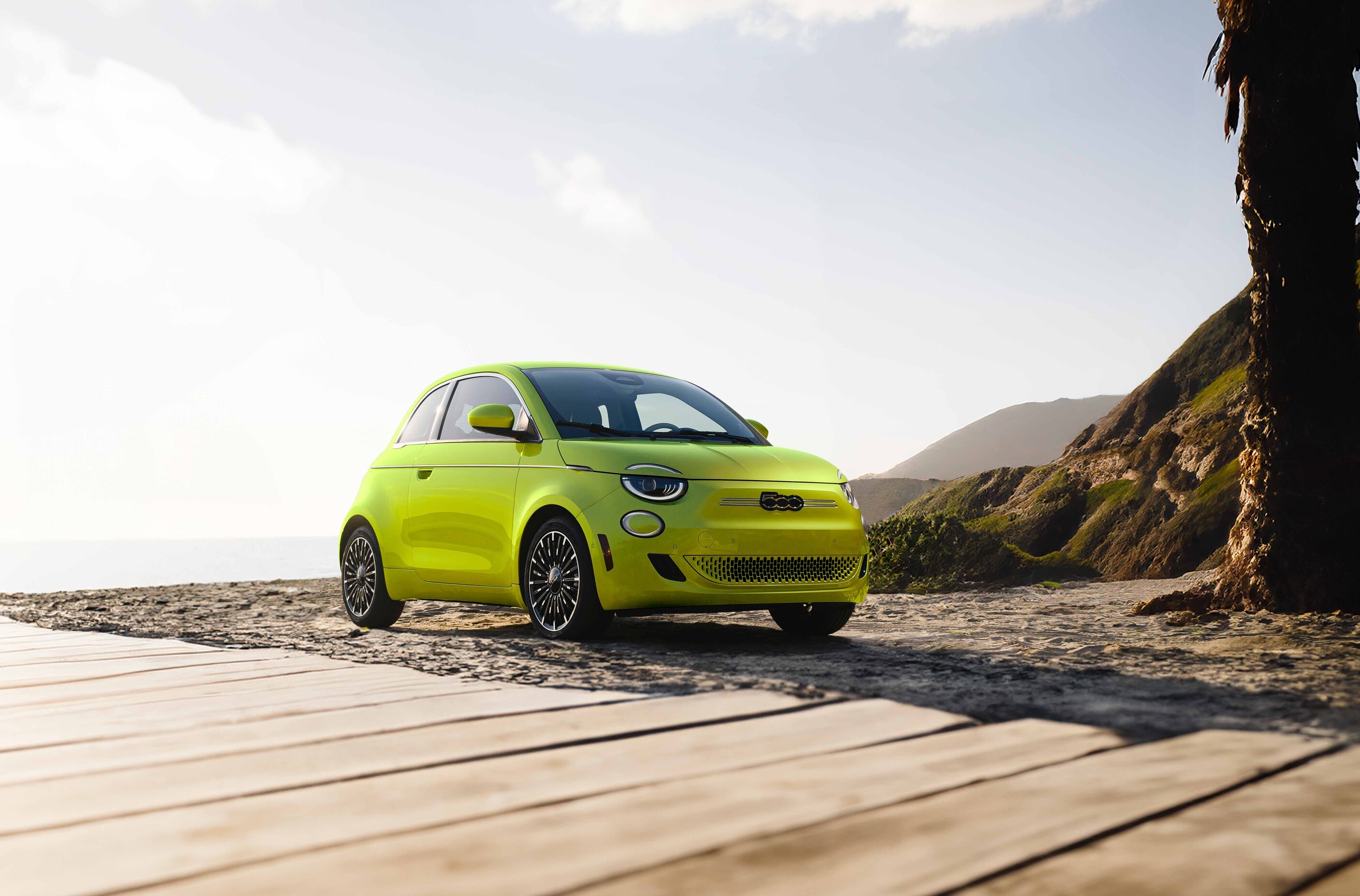 Fiat 500e in Tennis Ball colour