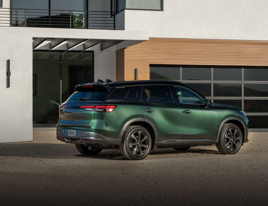 2026 Infiniti QX60 side rear view