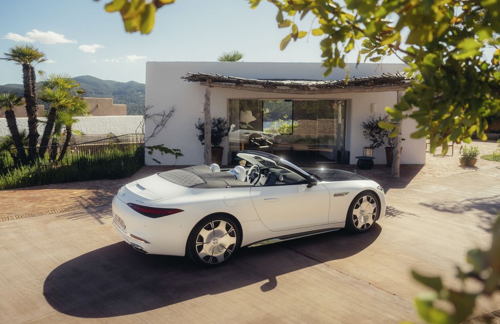 Mercedes-Maybach SL 680 Monogram Series exterior rear side