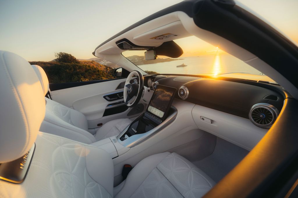 Mercedes-Maybach SL 680 Monogram Series interior