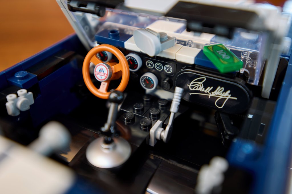Lego Icons Shelby Cobra 427 S/C car interior