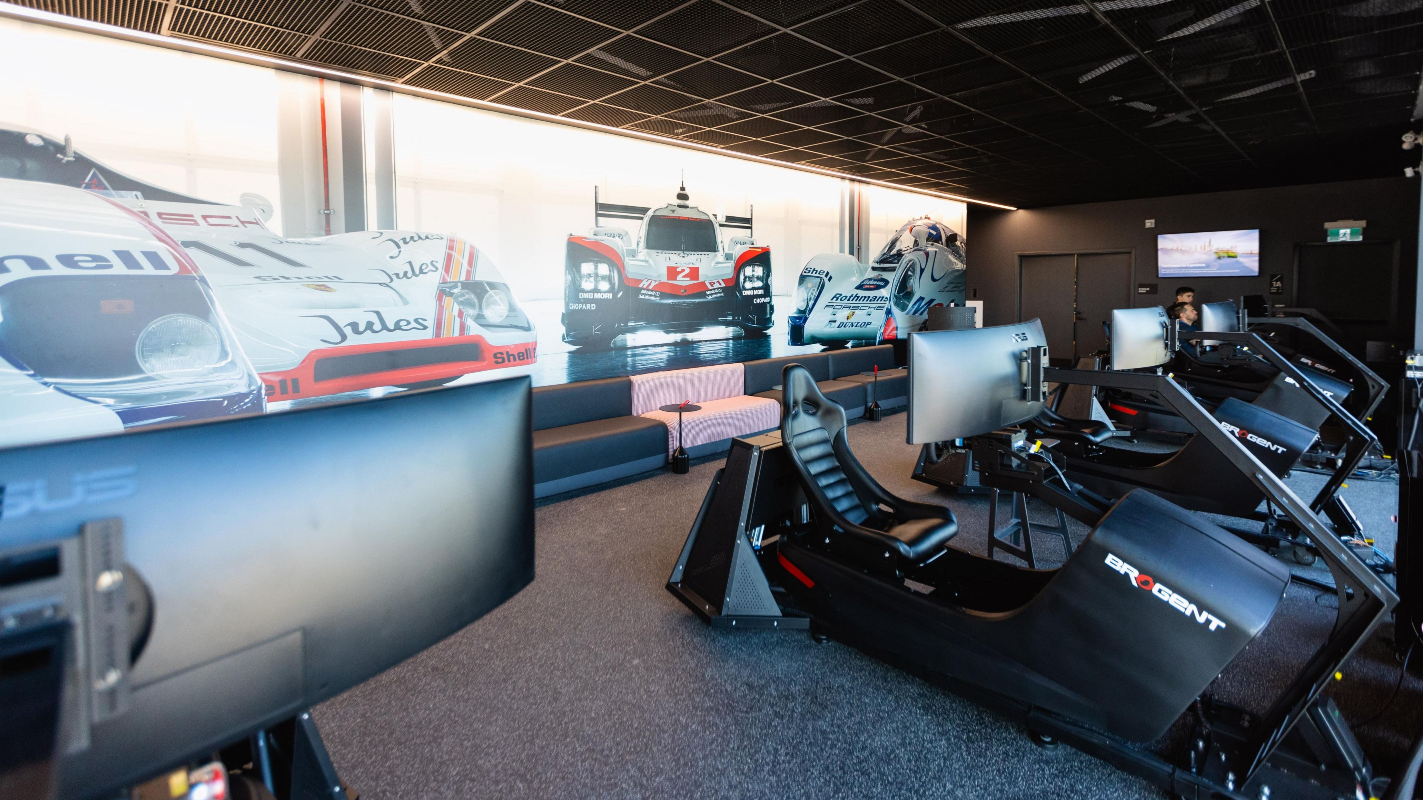 Porsche Experience Centre Toronto now open – Empty Tank