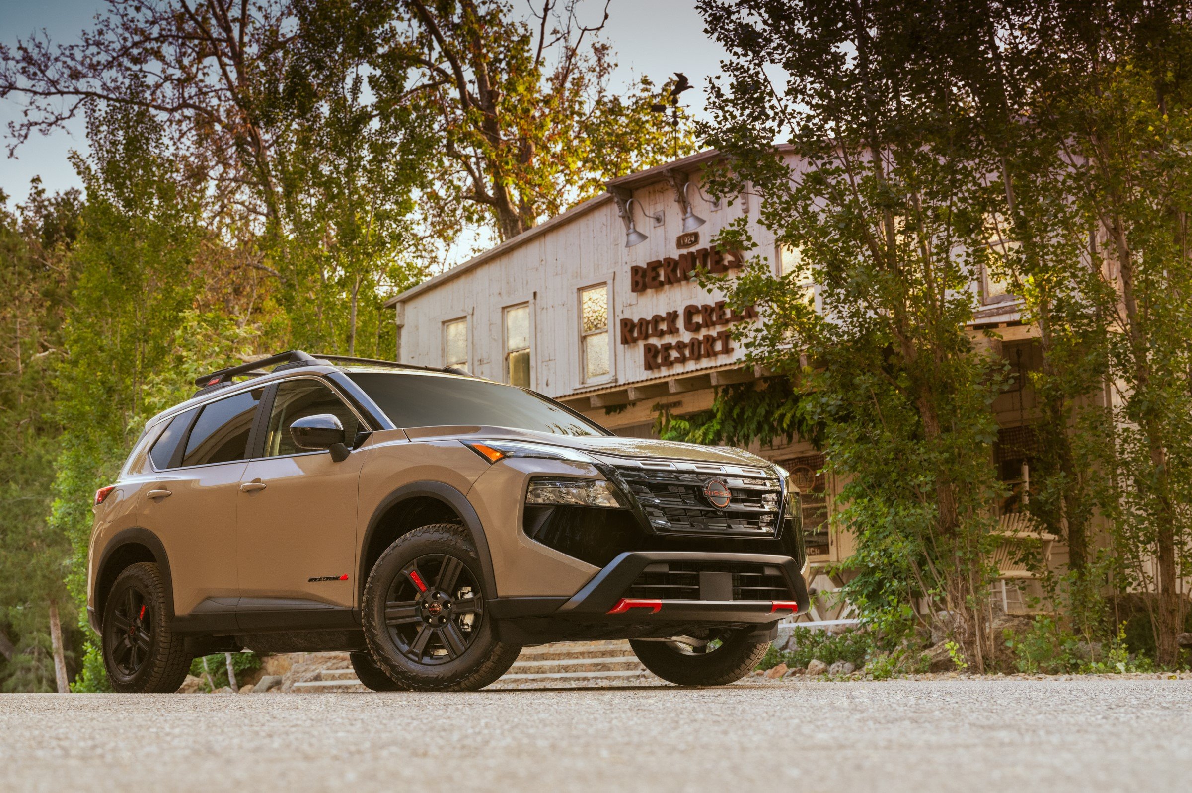 Nissan Rogue Rock Creek Edition front and side