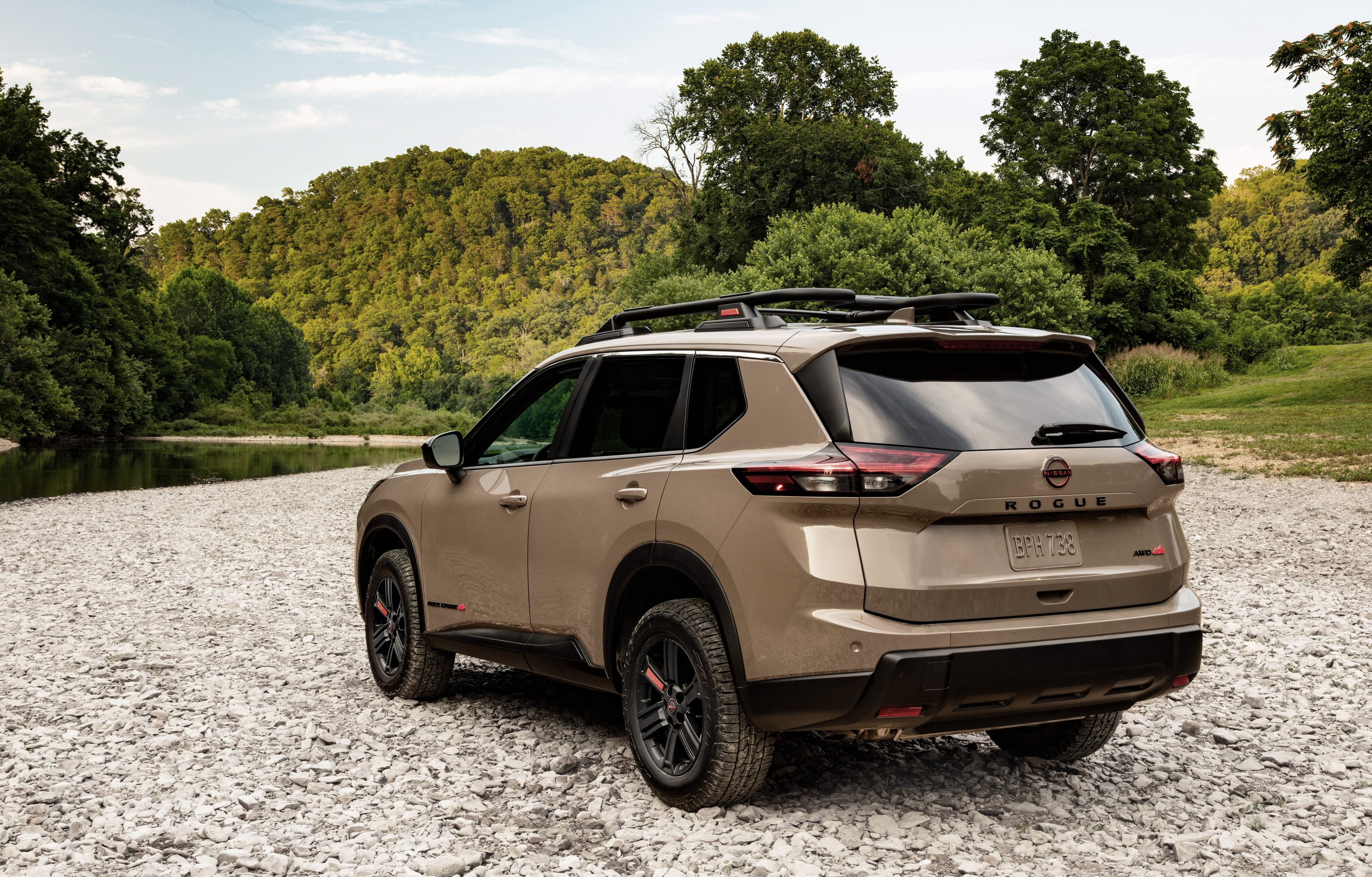 Nissan Rogue Rock Creek rear and side