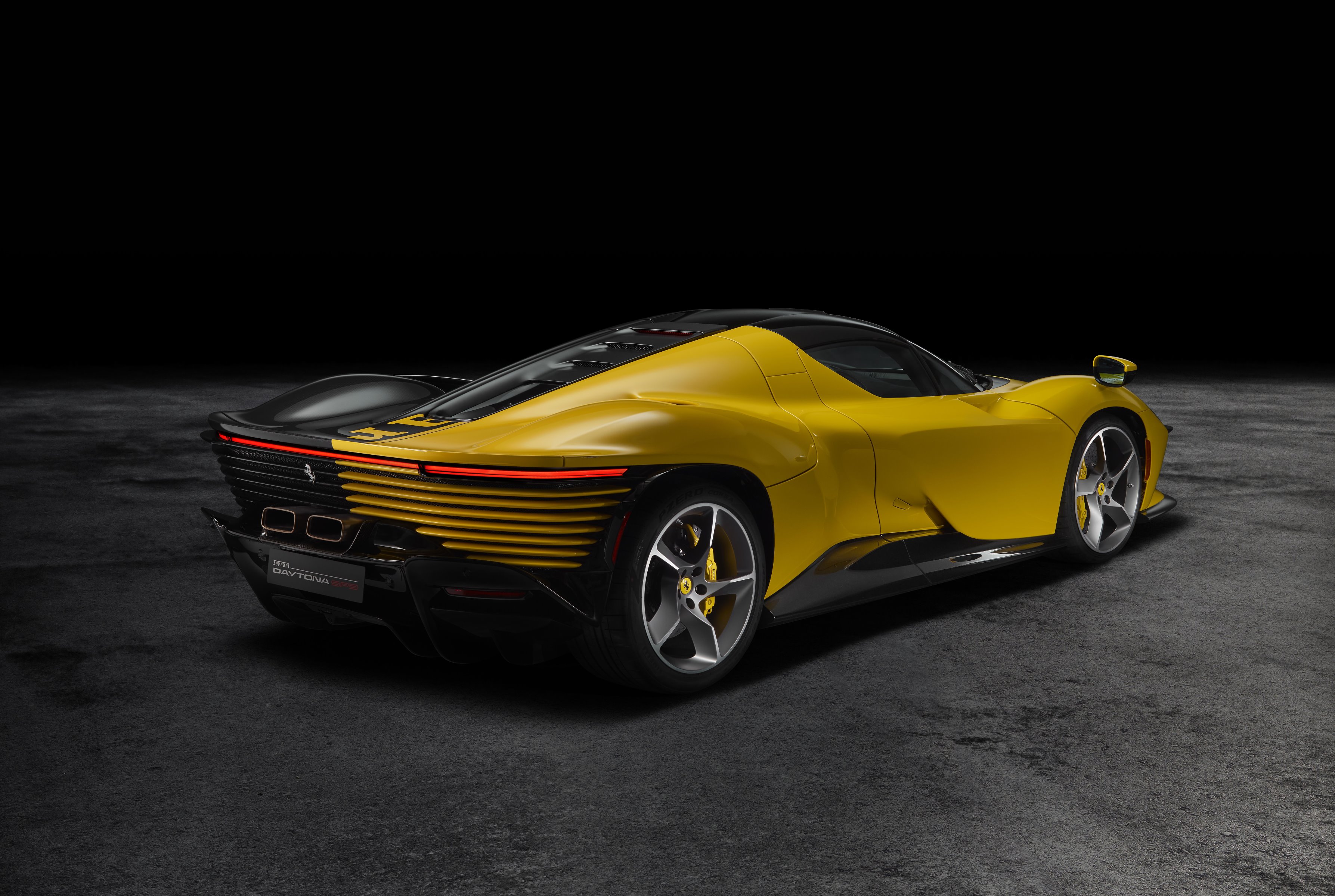 Ferrari Daytona SP3 Tailor Made side rear view