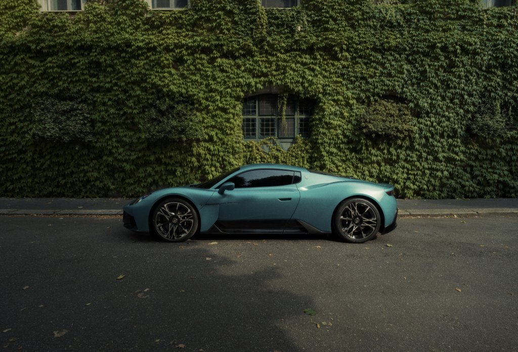 Maserati MCPura side