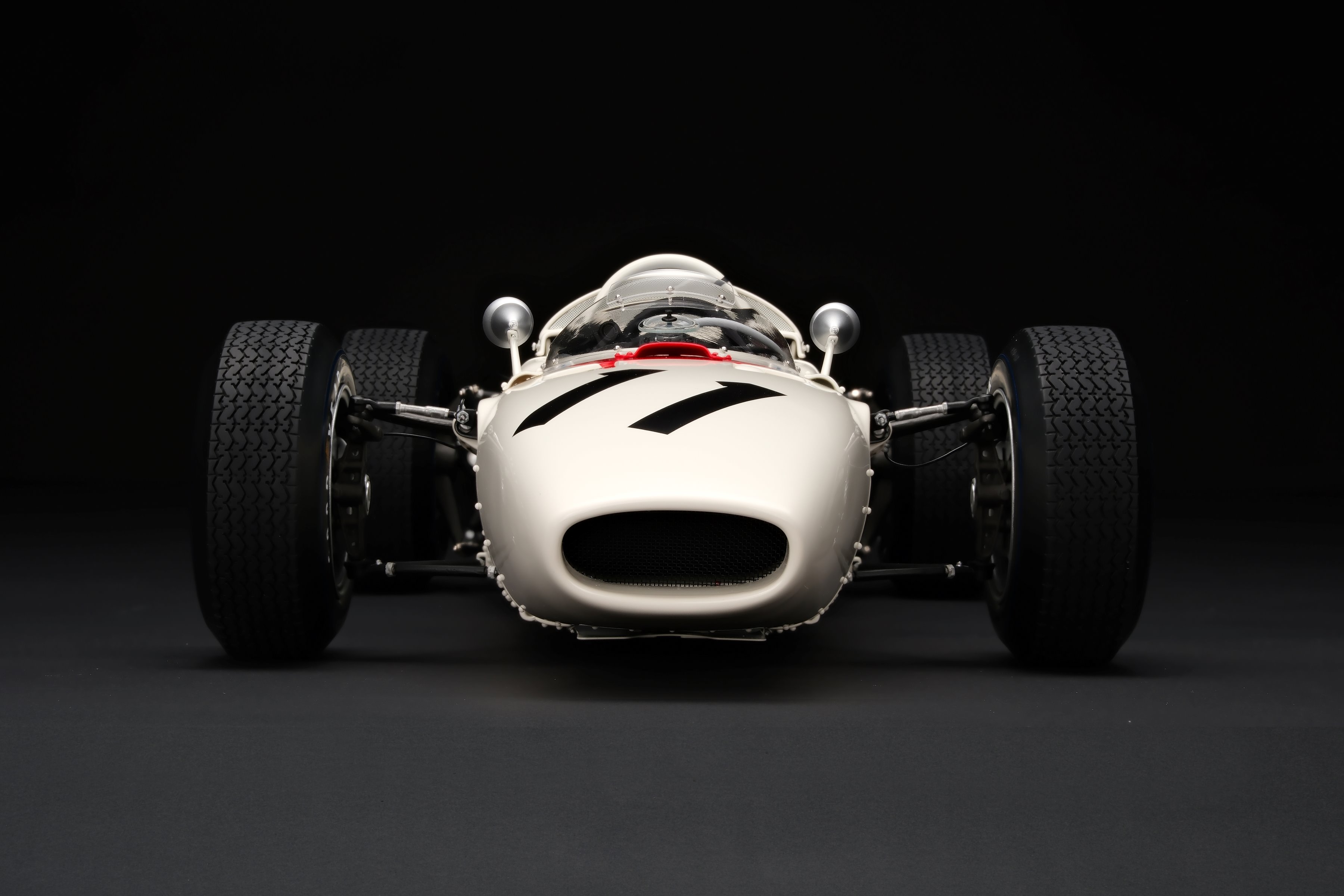 Honda RA272 1:8 scale model
