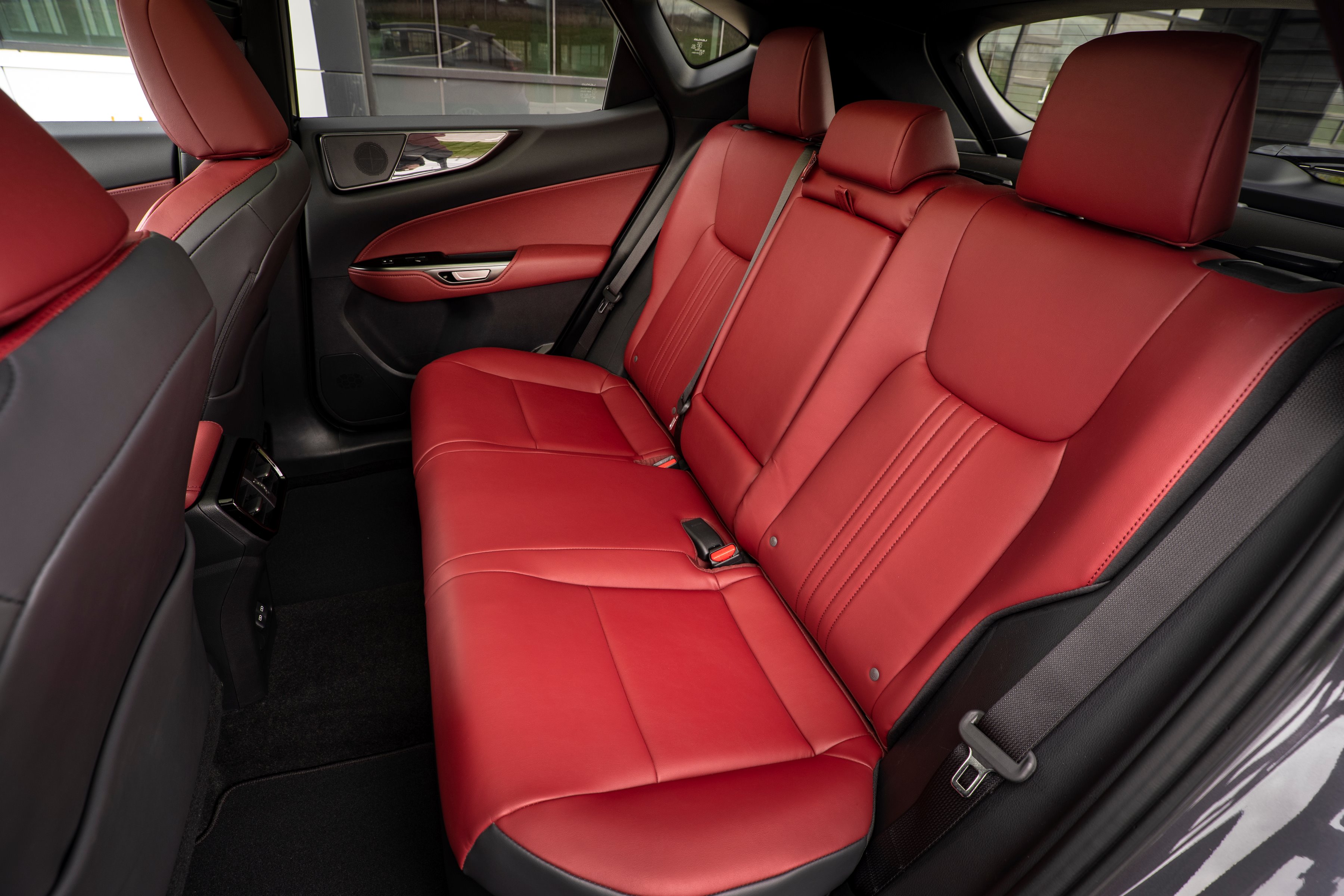 Lexus NX 350h rear seats