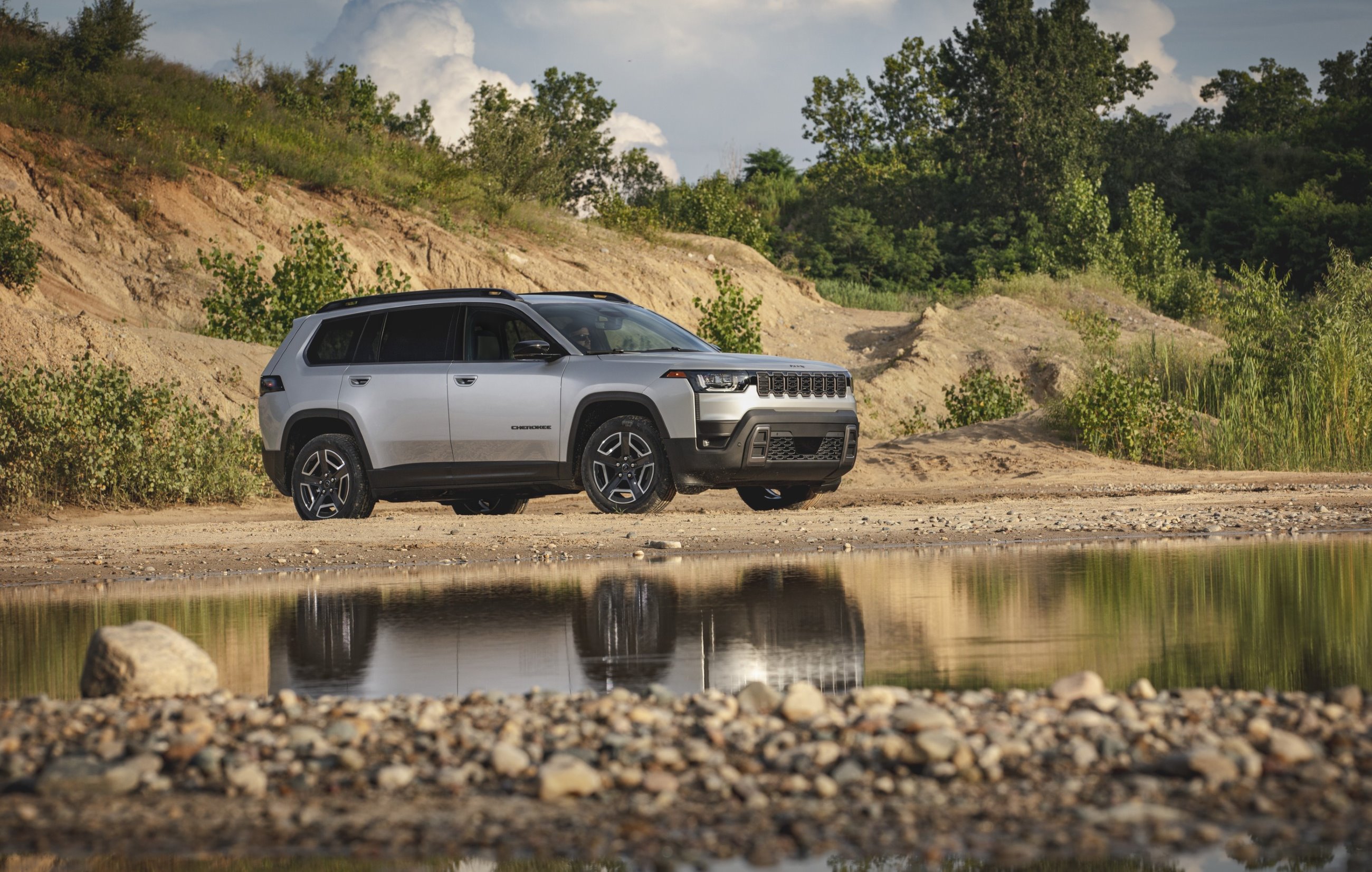 2026 Jeep Cherokee Limited exterior