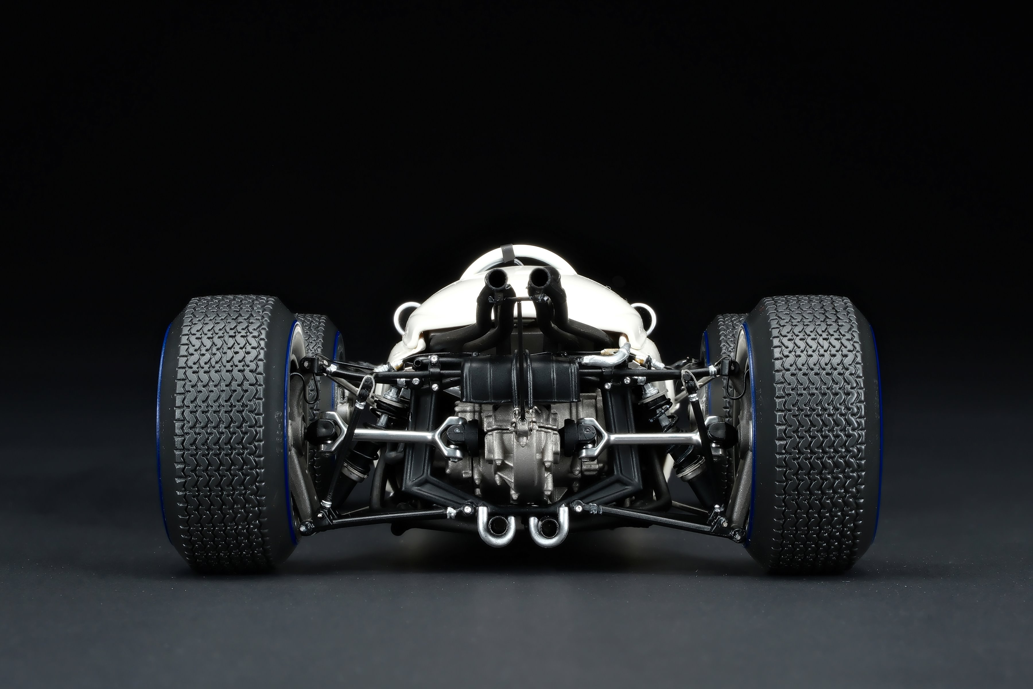 Honda RA272 1:18 scale model