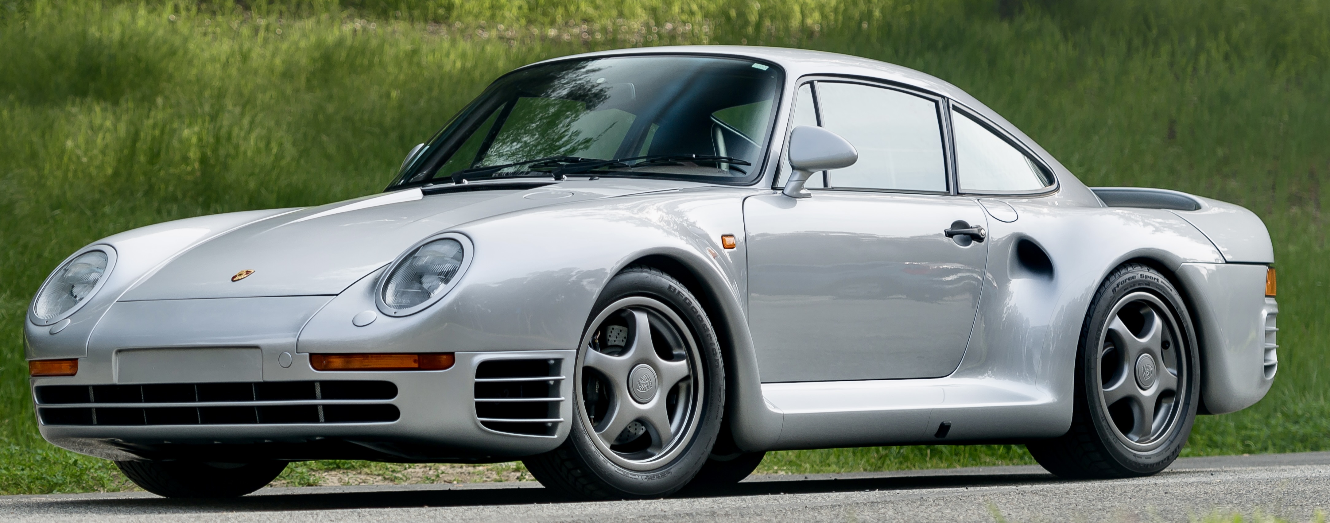 Front of Bill Gates' Porsche 959