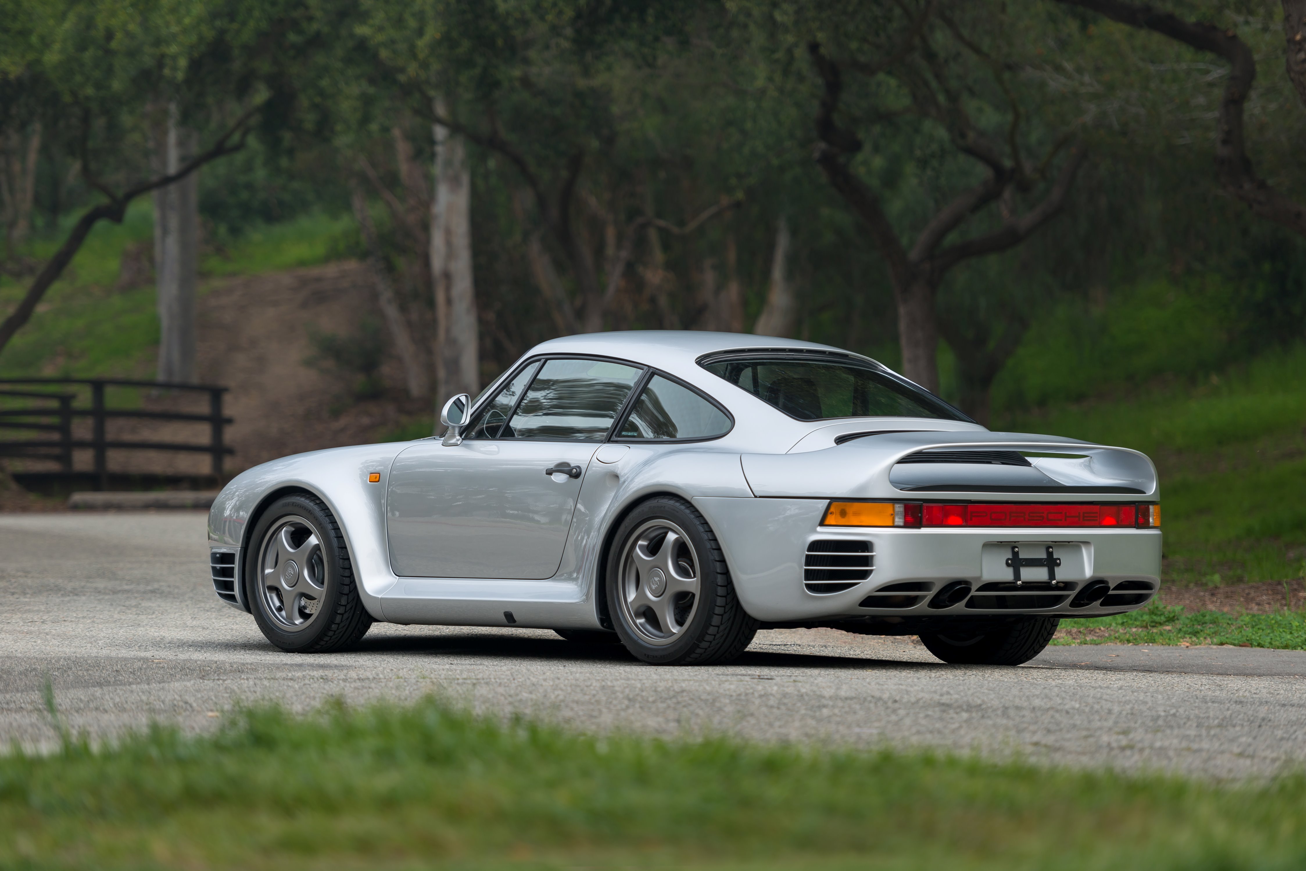 Rear of Bill Gates' Porsche 959