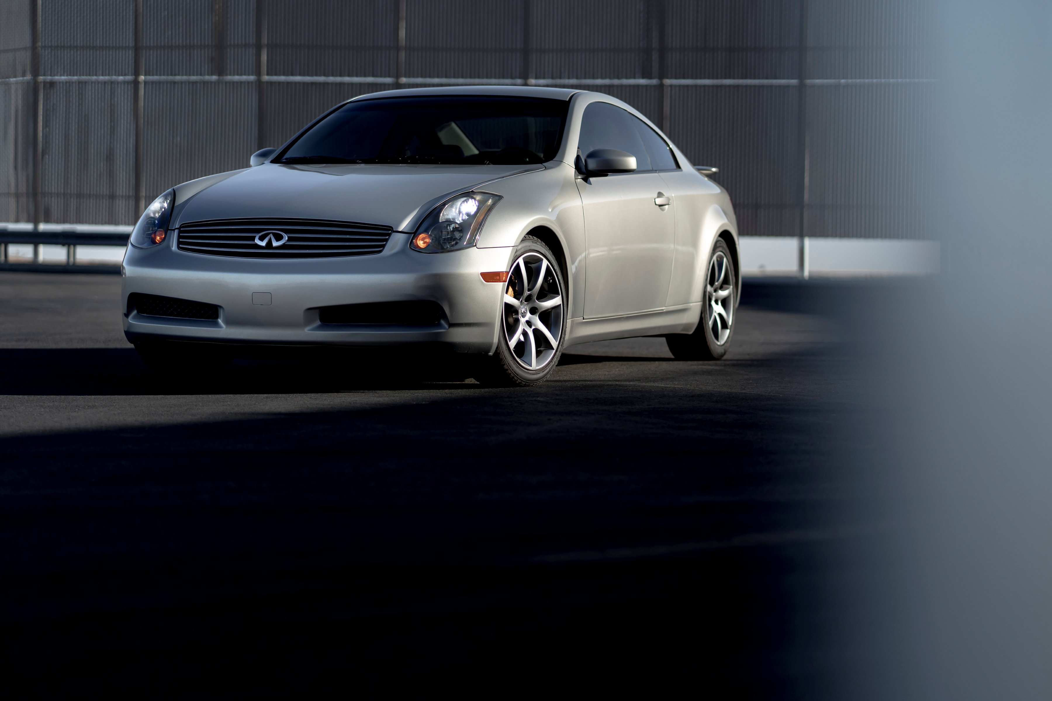 2003 Infiniti G35 coupe front