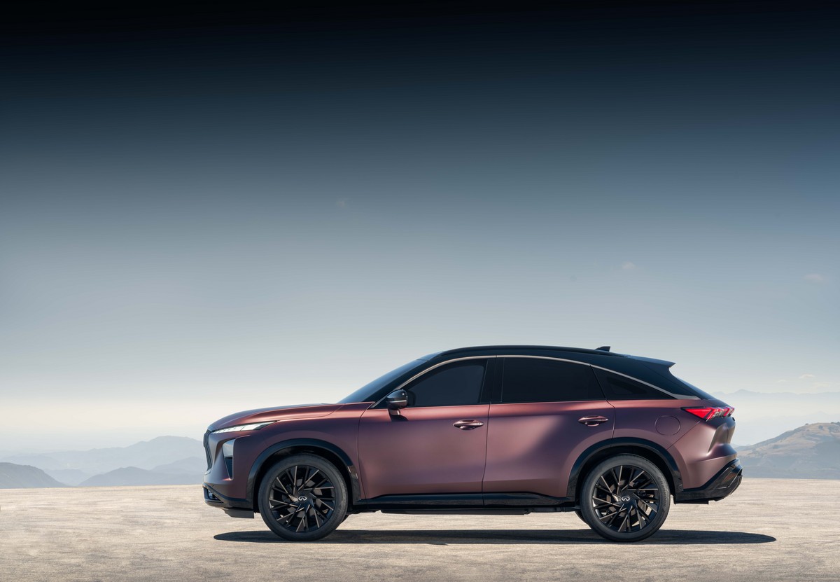 Infiniti QX65 Monograph side