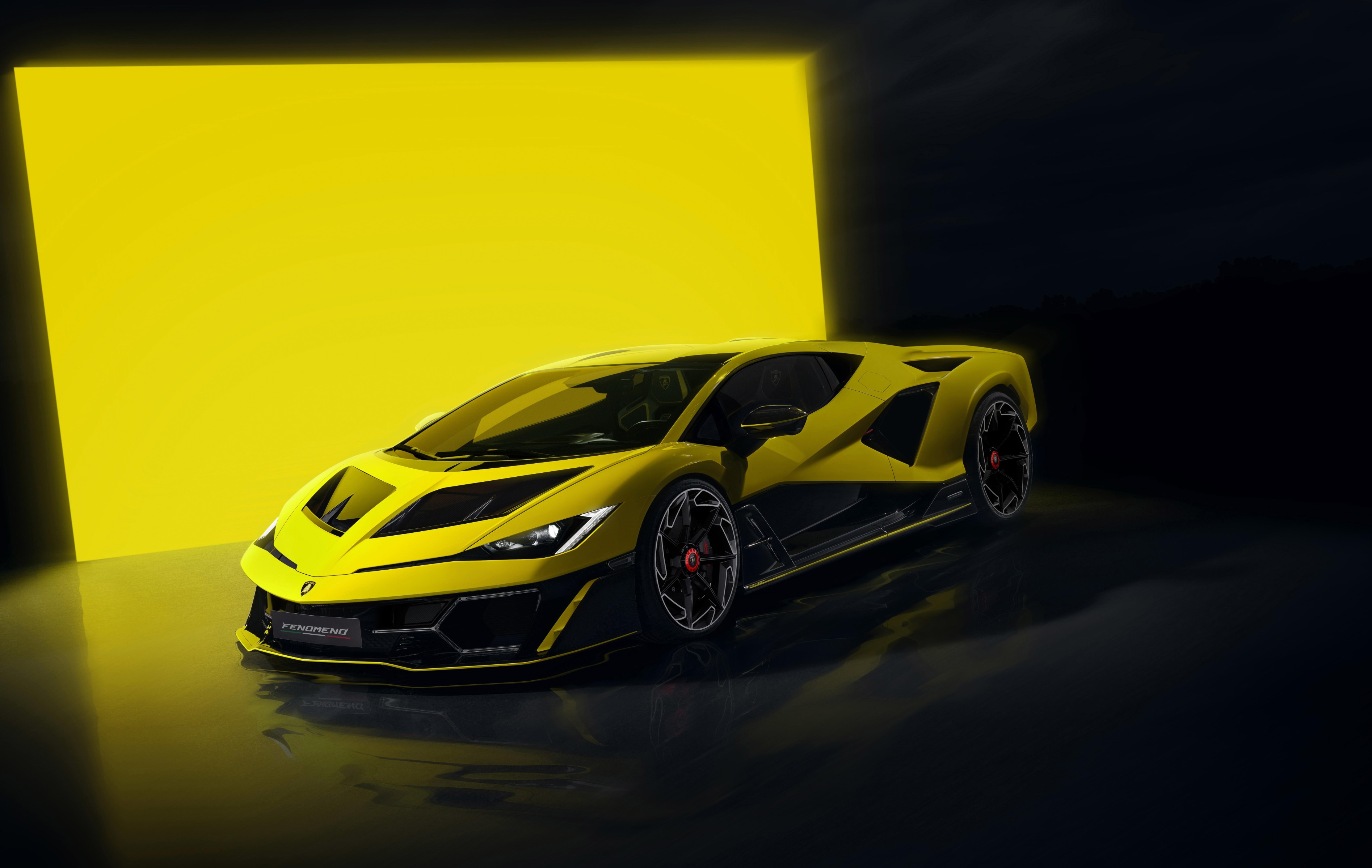 Lamborghini Fenomeno front and side