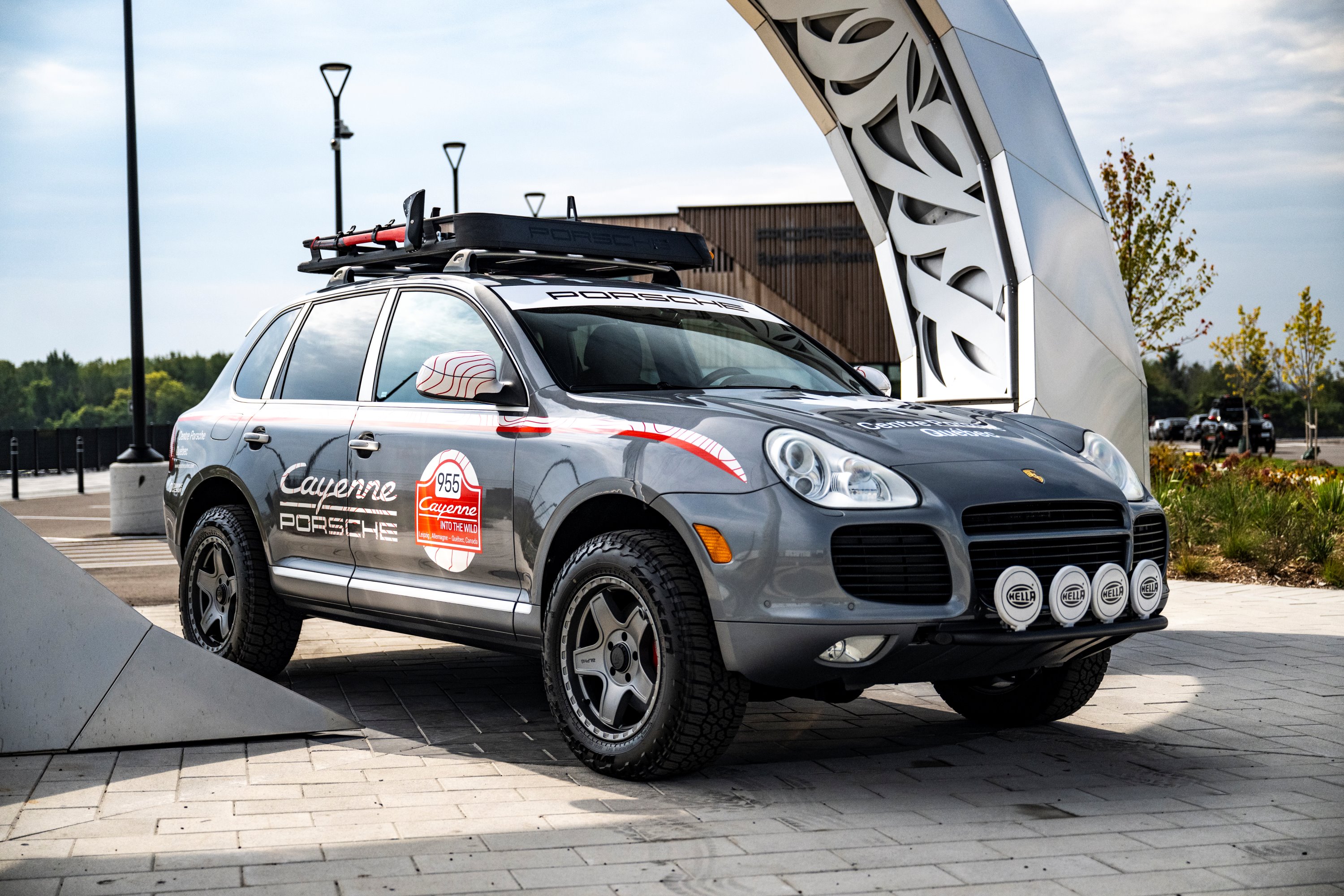 Modified 2004 Porsche Cayenne Turbo 