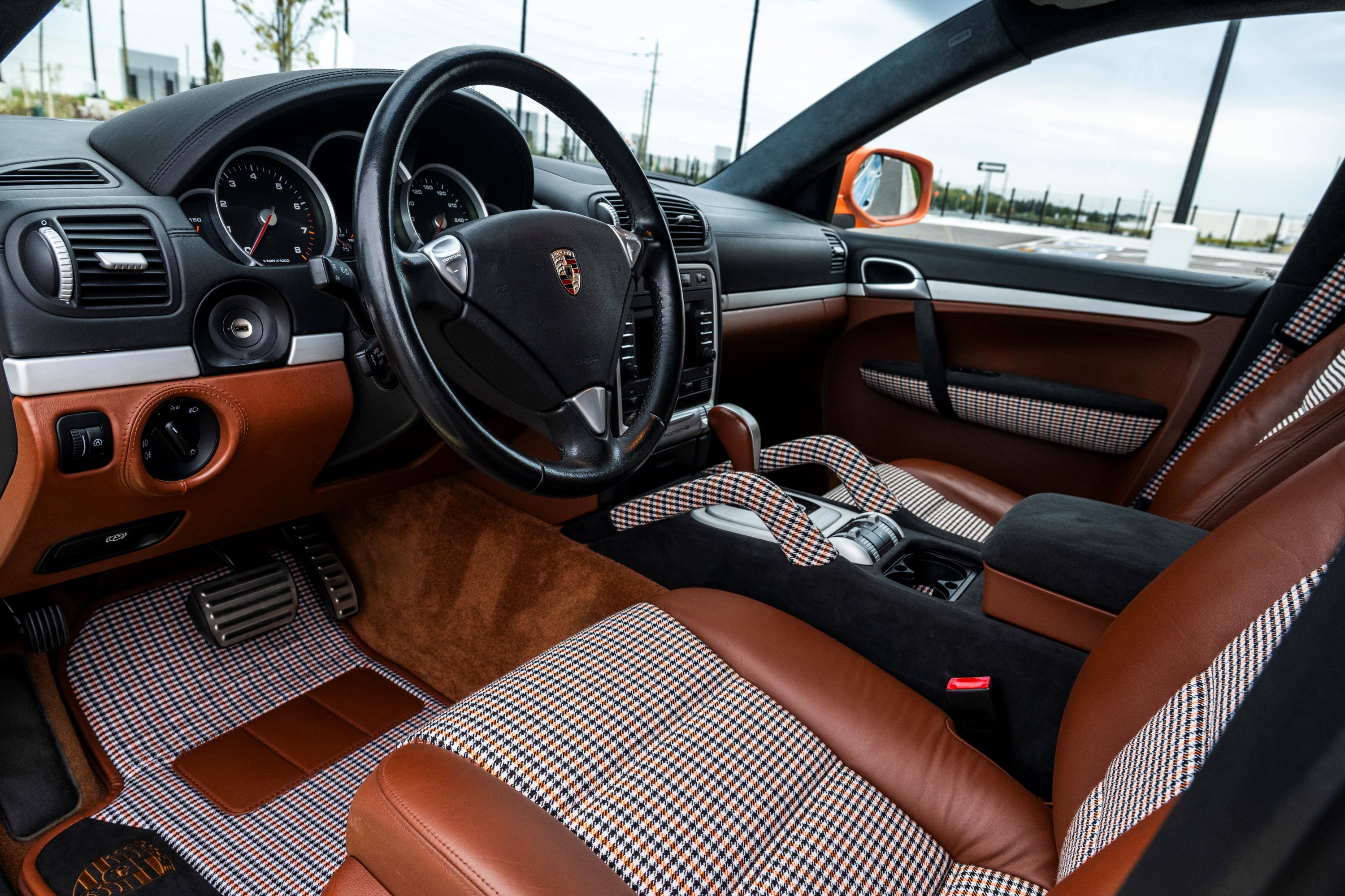 2008 Porsche Cayenne Turbo national champion customized interior
