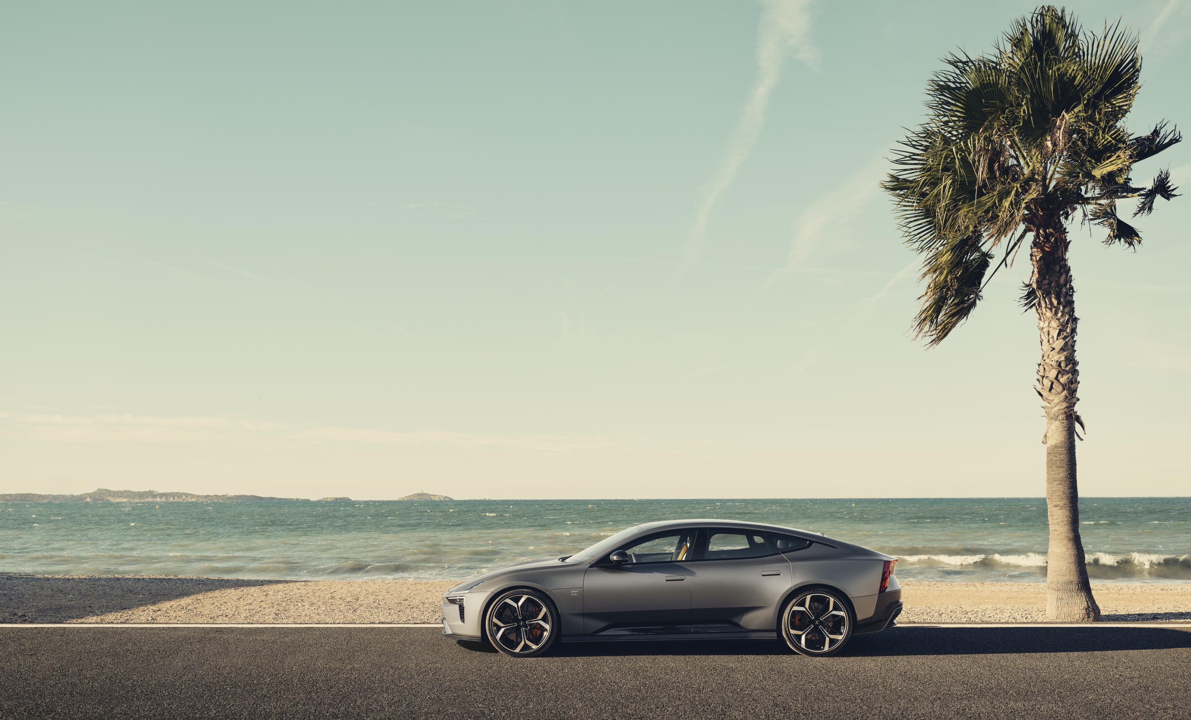 Polestar 5 side