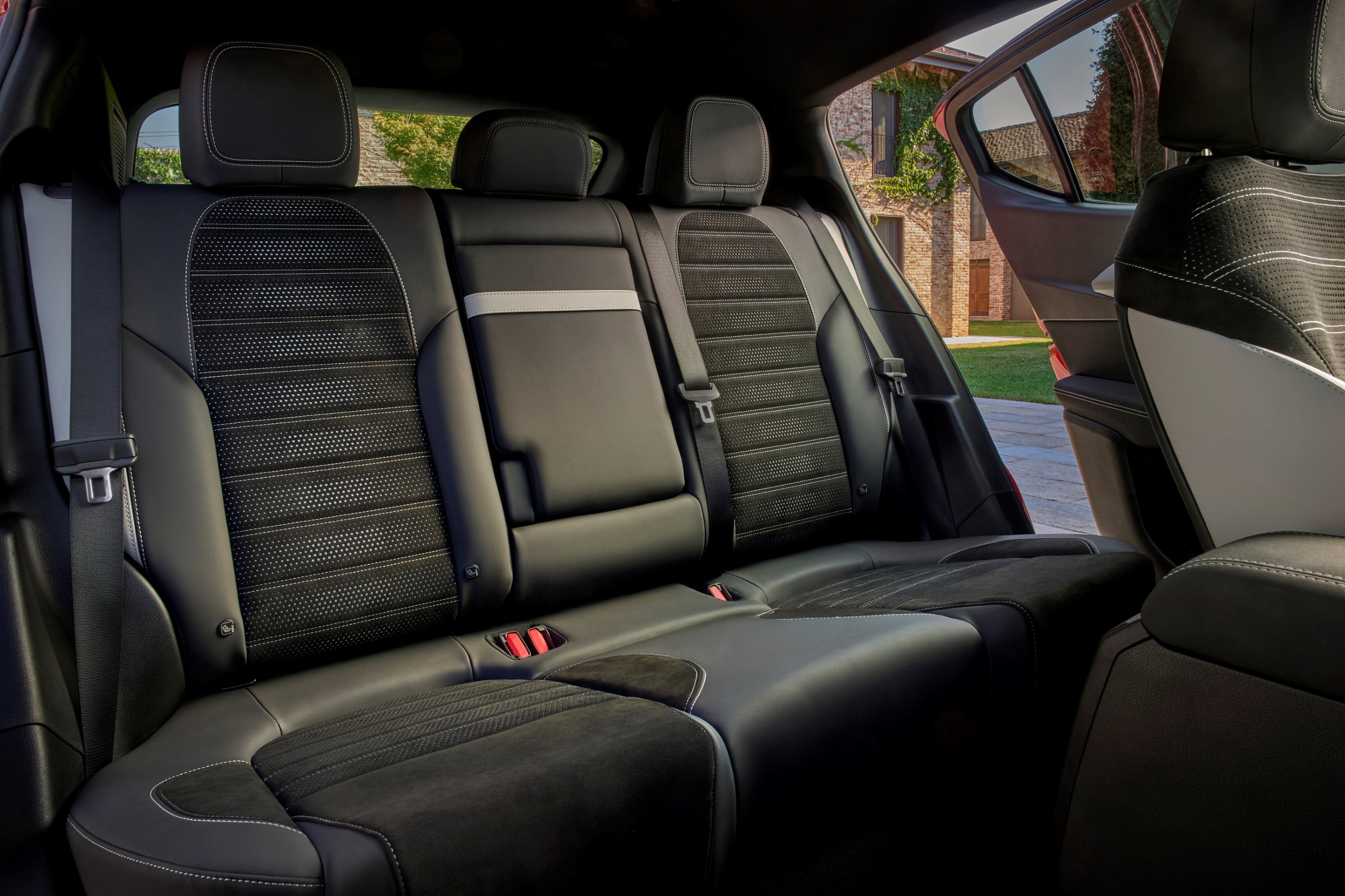 2026 Alfa Romeo Tonale Sport Speciale rear seats