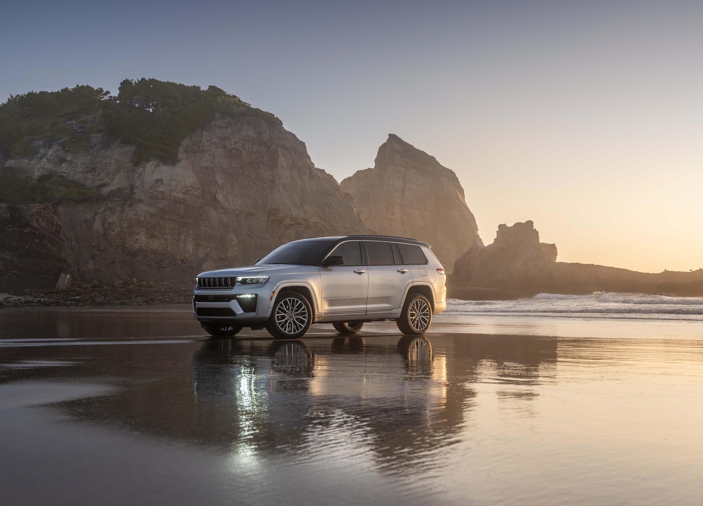 2026 The Jeep Grand Cherokee L exterior