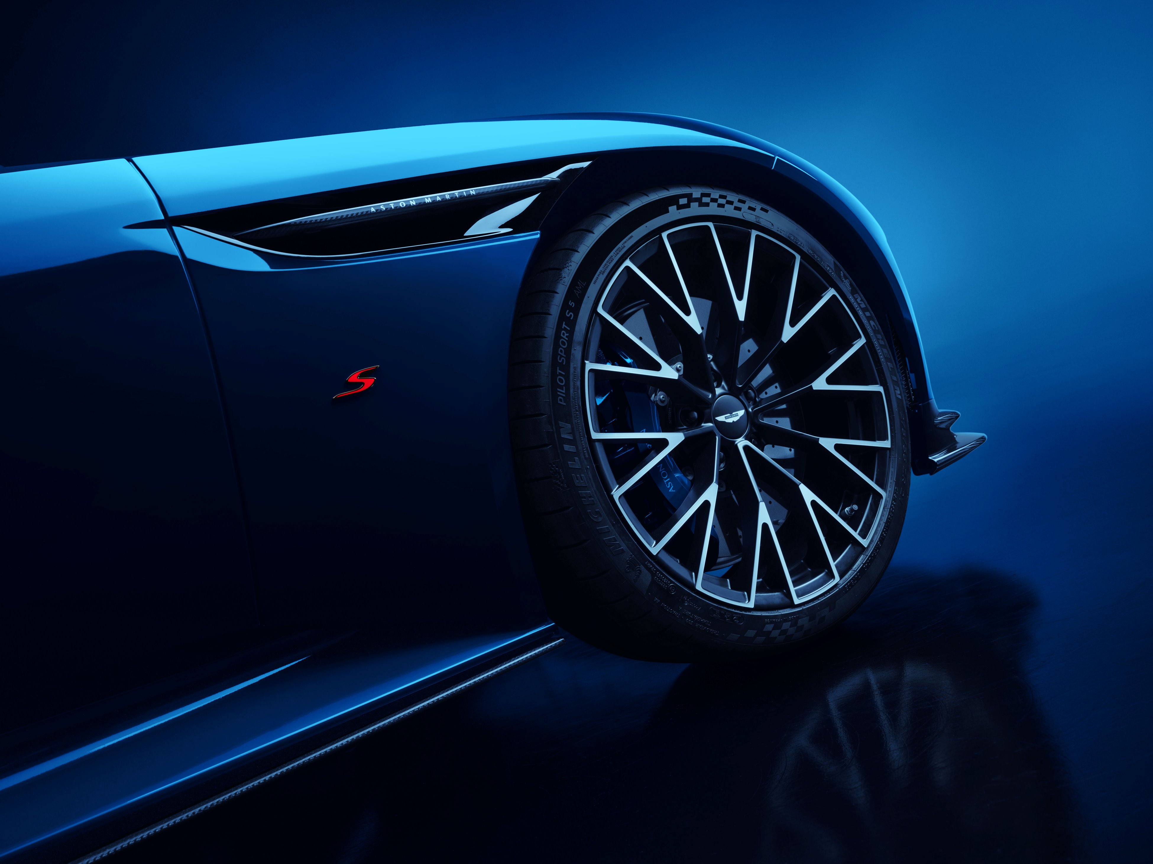 Aston Martin DB12 S front wheel