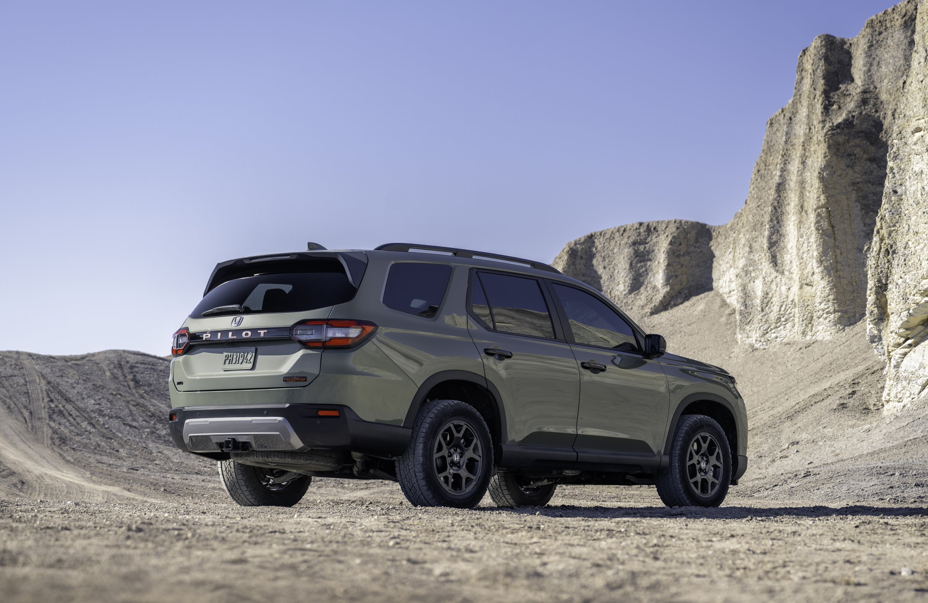 2026 Honda Pilot TrailSport in Ash Green Metallic colour