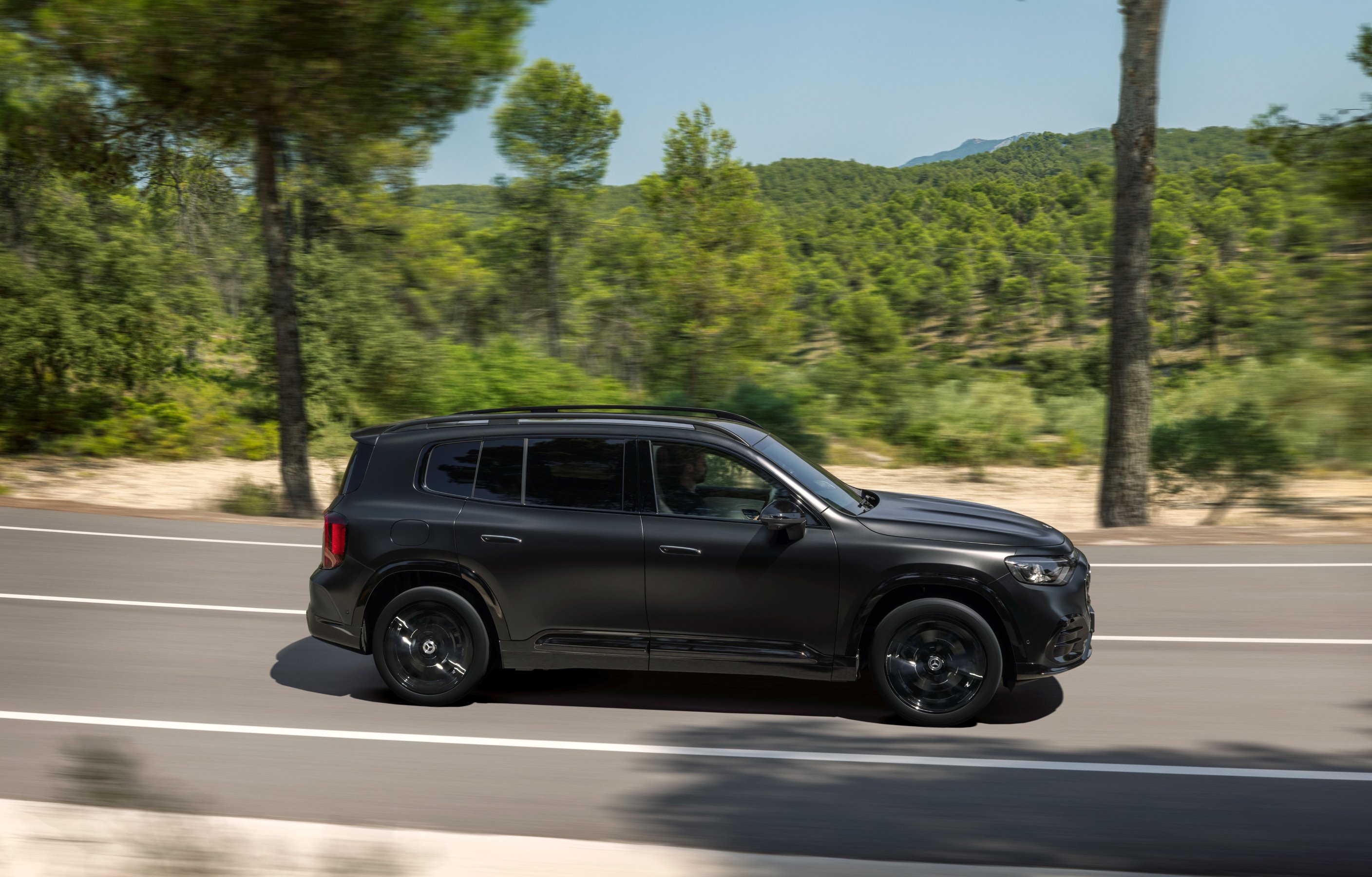 2027 Mercedes-Benz GLB side
