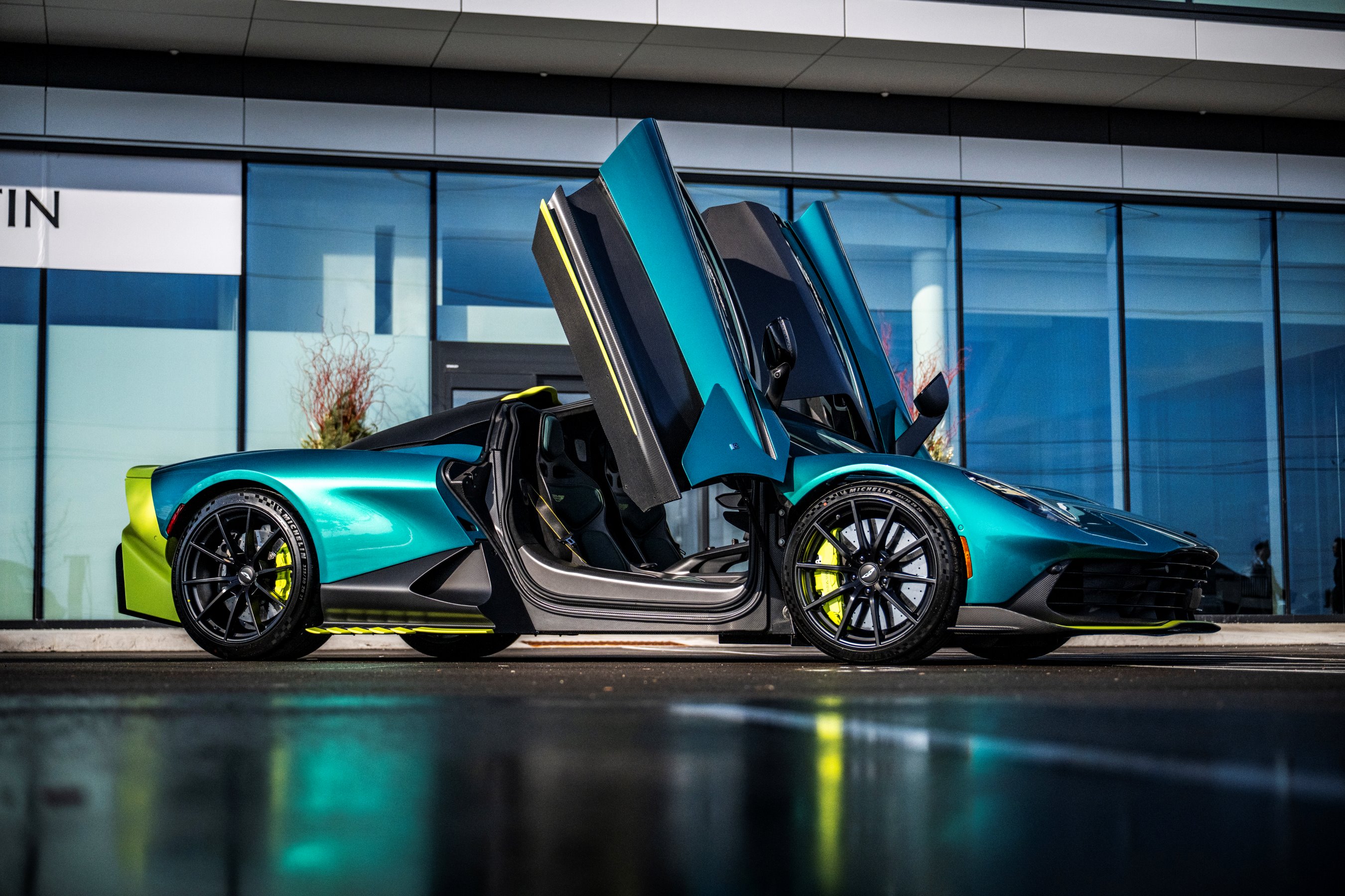 Aston Martin Valhala