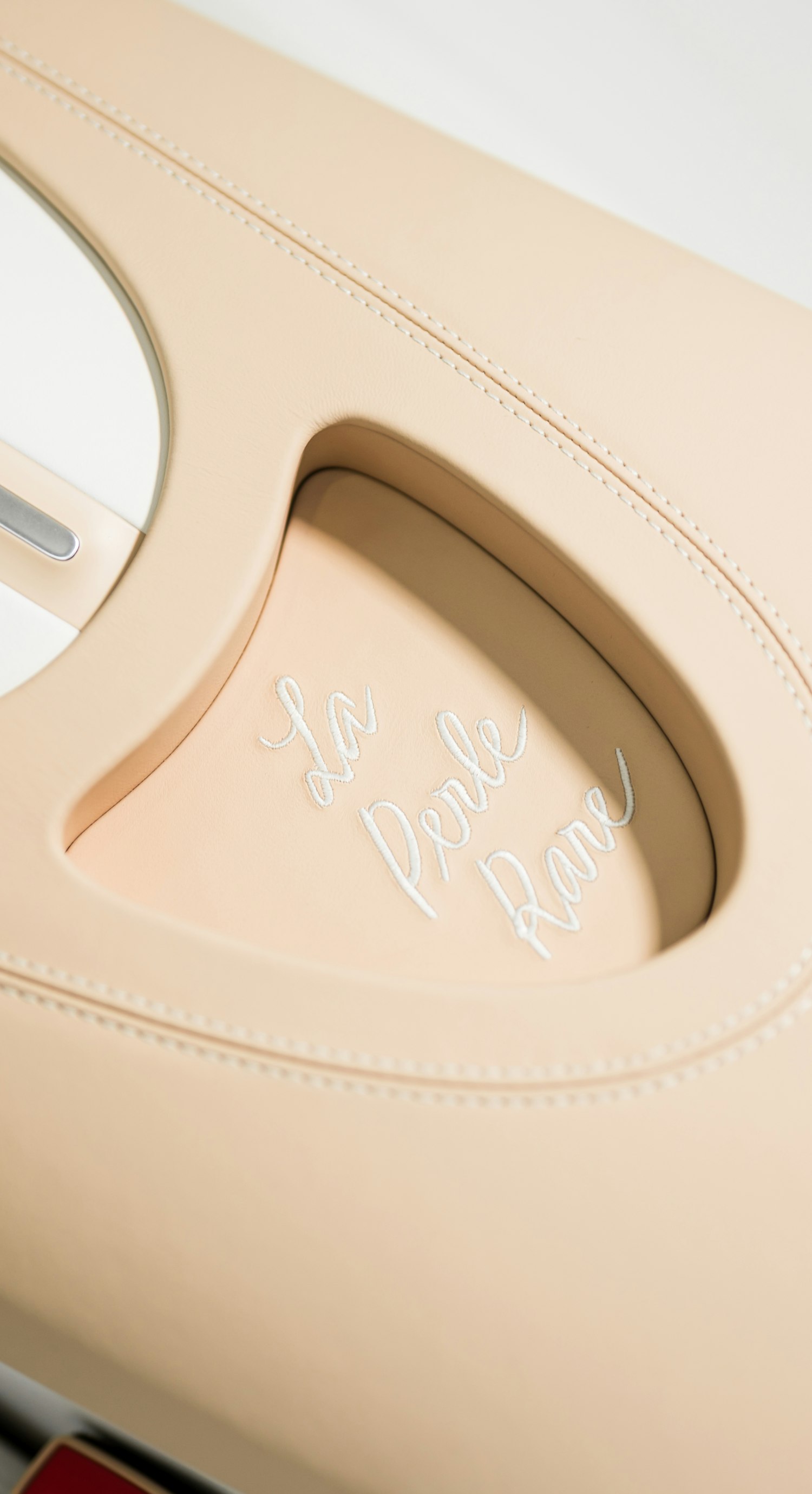 Bugatti Mistral La Perle Rare signature