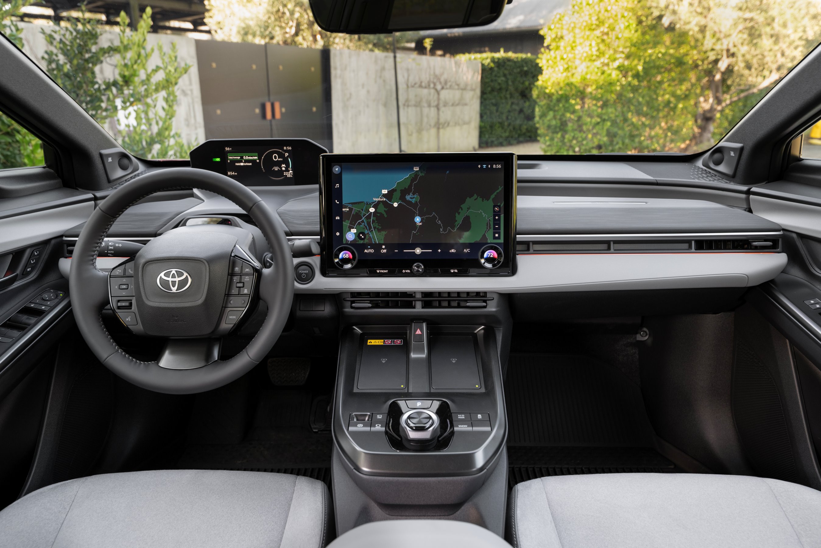 Toyota C-HR cabin front