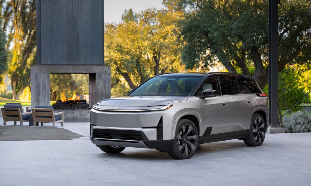 Toyota reveals all-electric&nbsp;Highlander