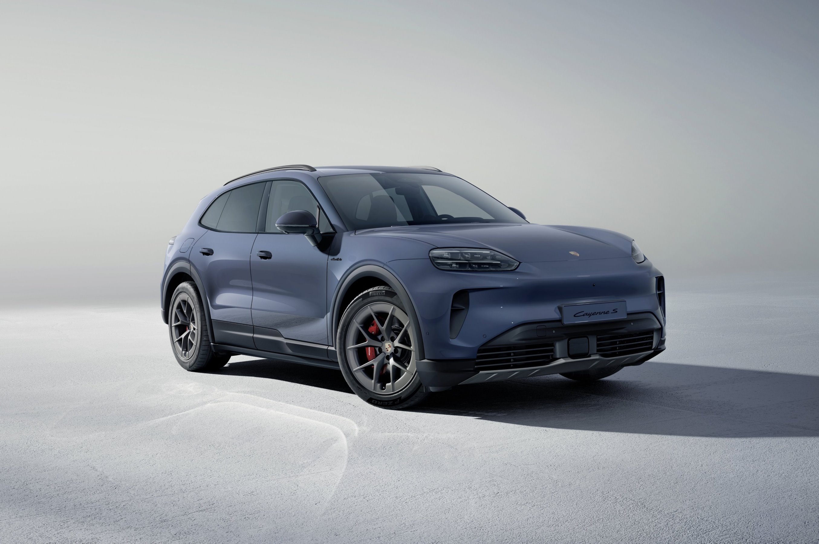 Porsche Cayenne S Electric front