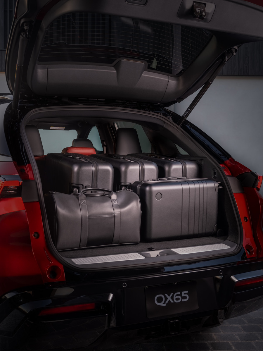 2027 Infiniti QX65 cargo area
