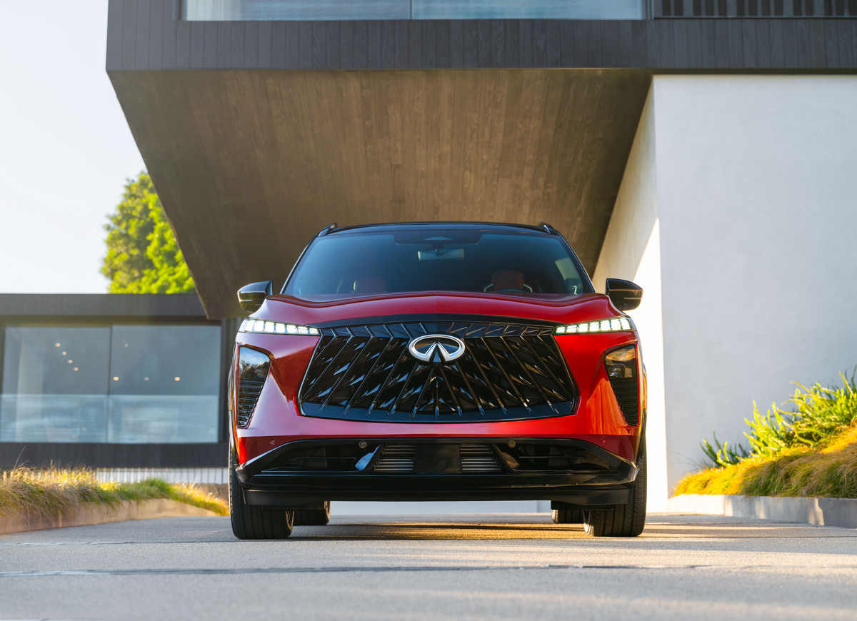 2027 Infiniti QX65 front end