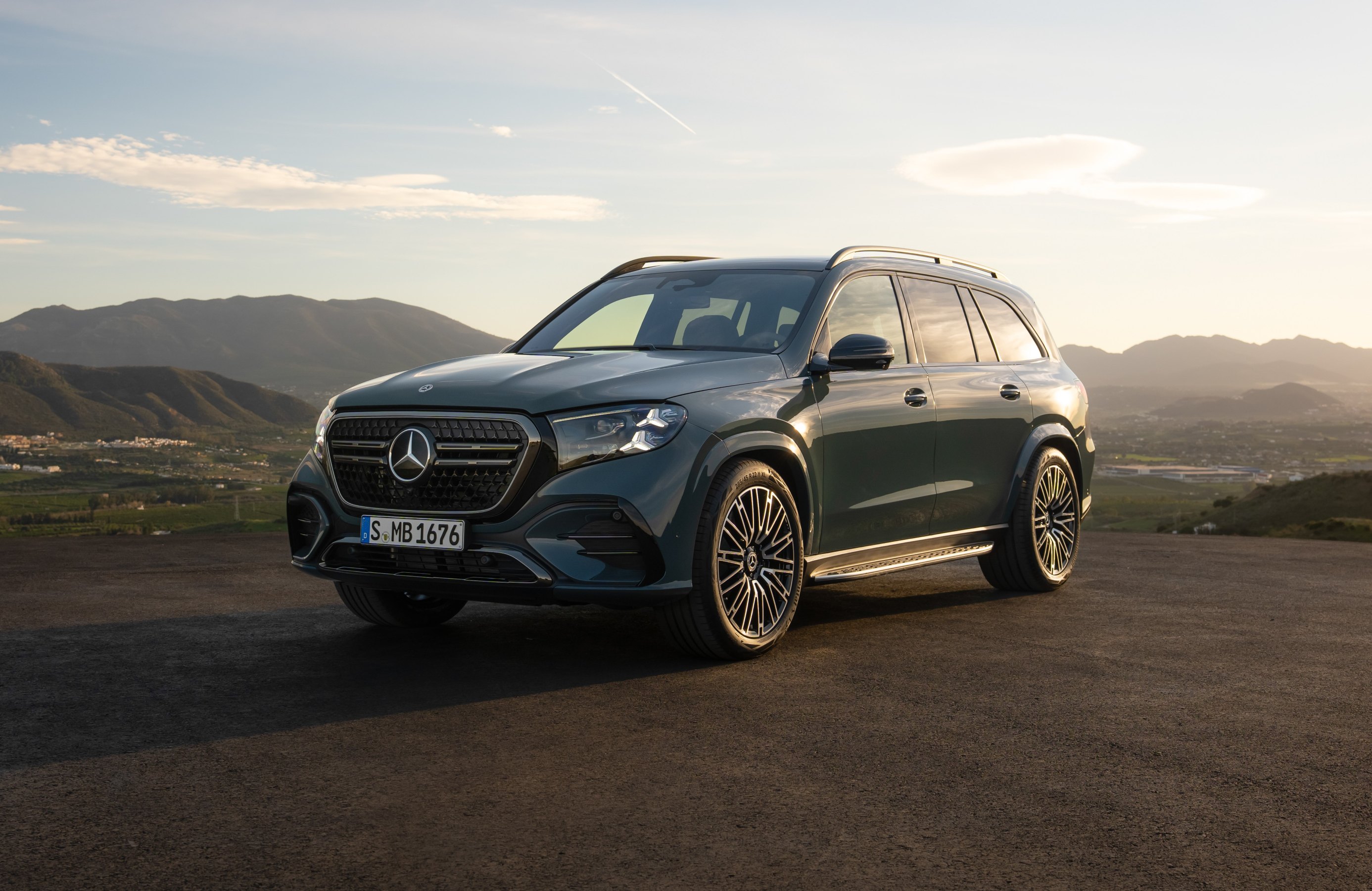 2027 Mercedes-Benz GLS front and side
