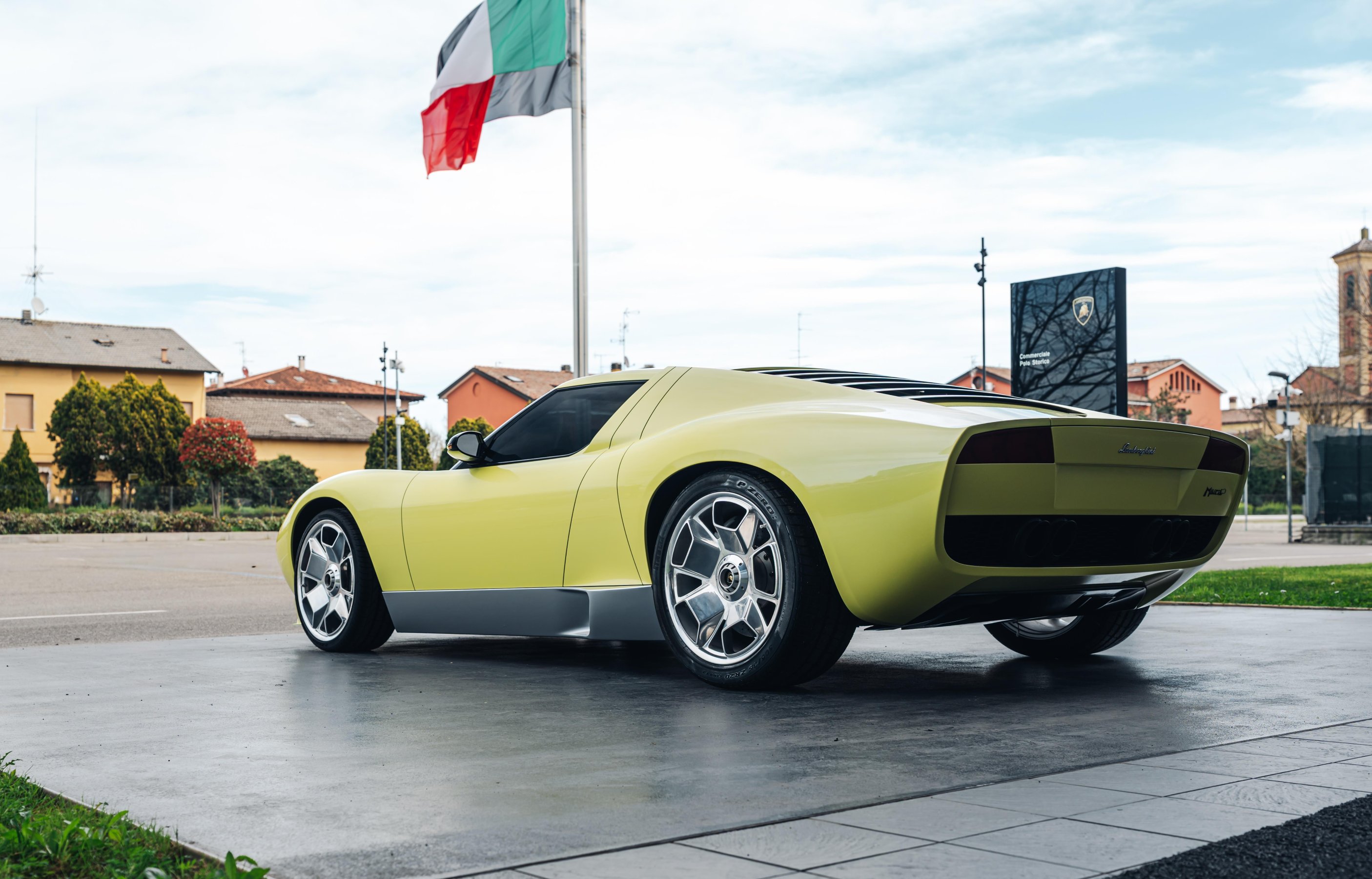 Lamborghini Miura Concept rear