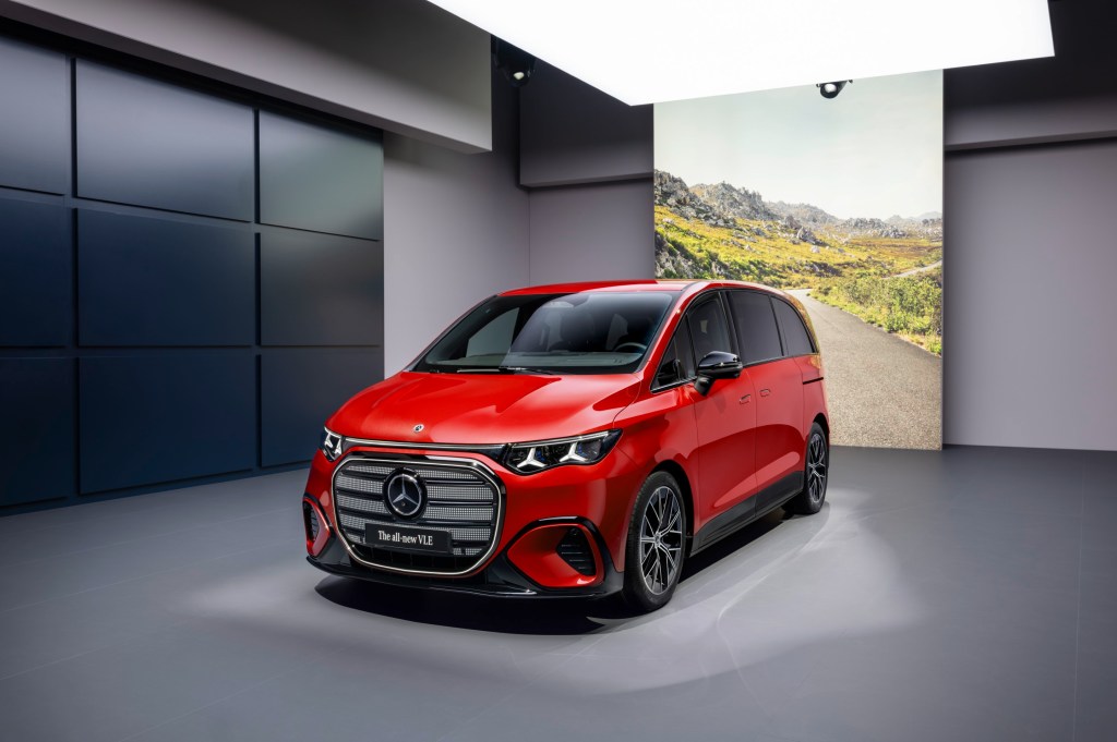 Mercedes-Benz reveals VLE electric&nbsp;minivan