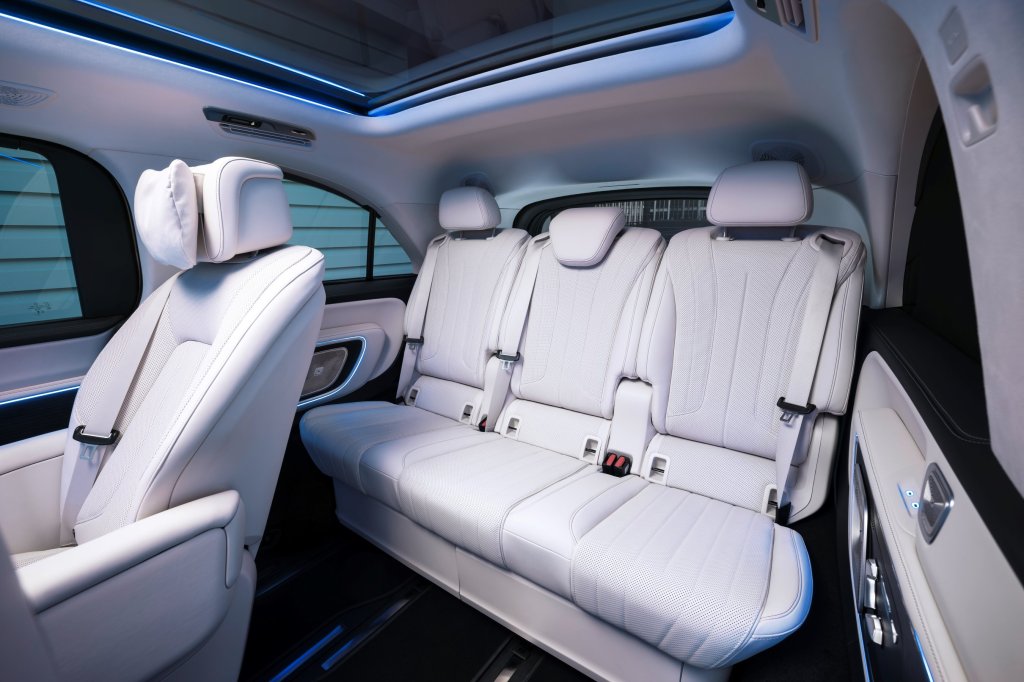 Mercedes-Benz VLE third-row seats