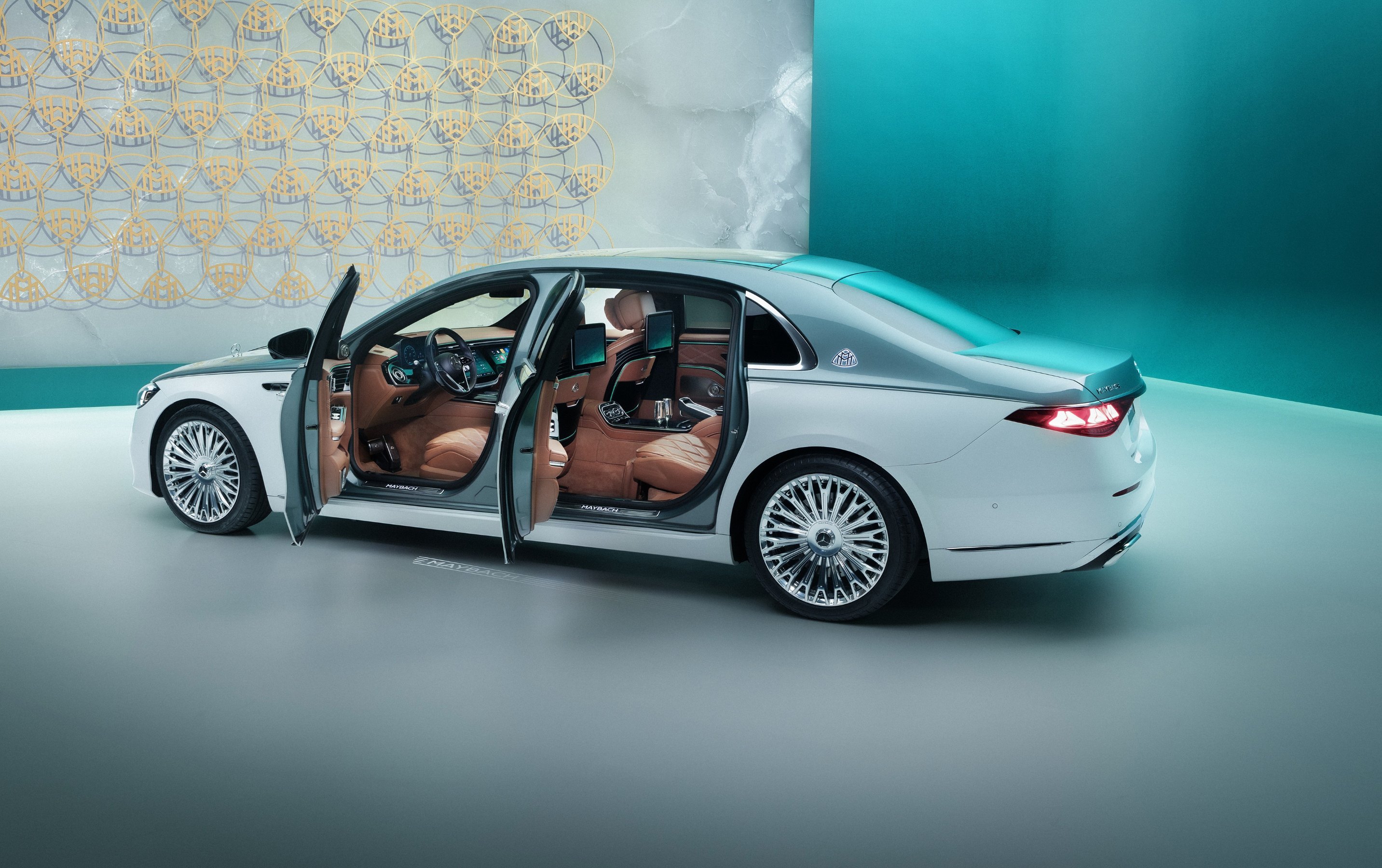 2027 Mercedes-Maybach S-Class doors open